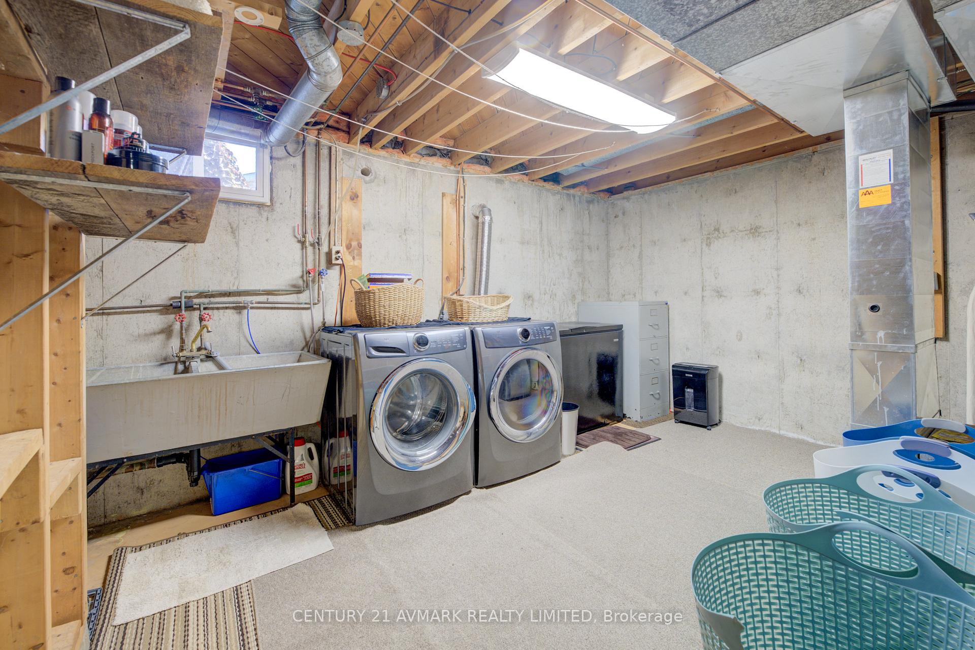 Photo 23 of 10 Royale Road, St. Catharines, Lakeport — HOMEH