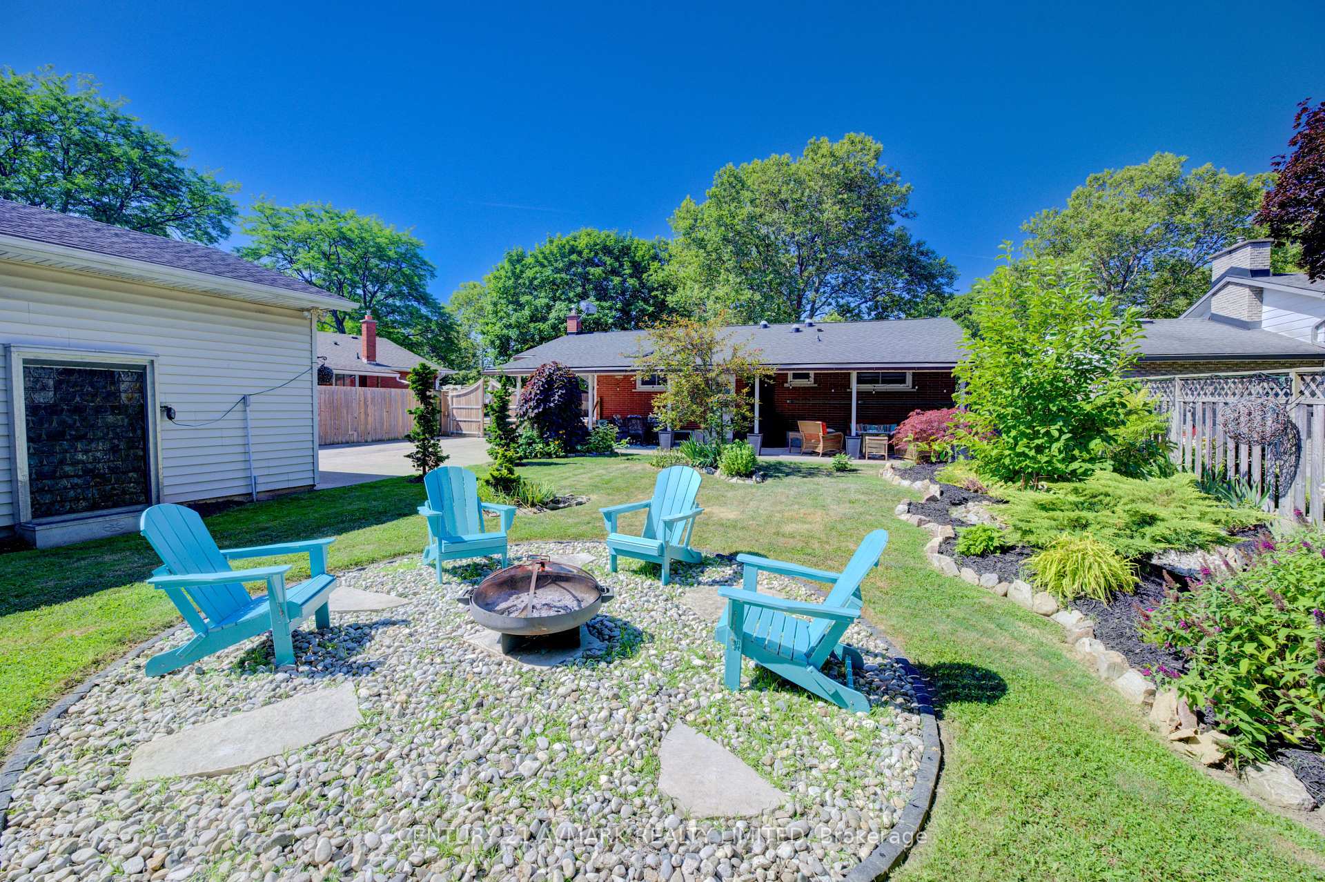 Photo 36 of 10 Royale Road, St. Catharines, Lakeport — HOMEH