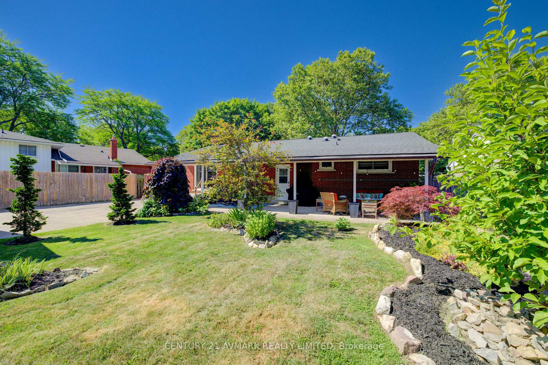 Photo 37 of 10 Royale Road, St. Catharines, Lakeport — HOMEH