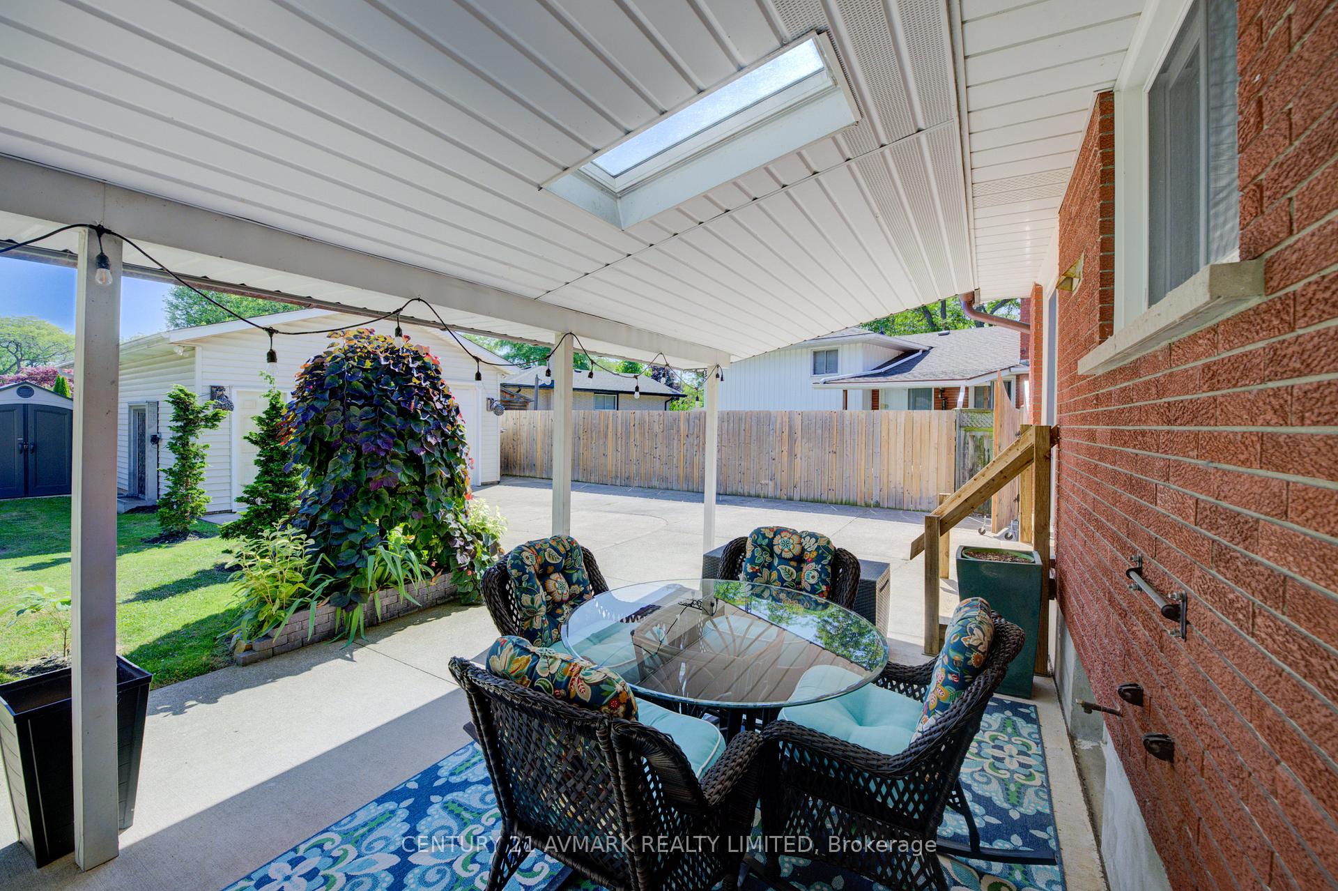 Photo 38 of 10 Royale Road, St. Catharines, Lakeport — HOMEH
