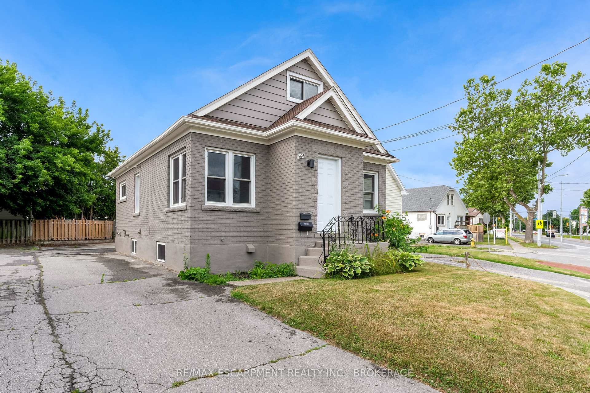 Photo 1 of Unit Lower, 366 Carlton Street, St. Catharines, Facer — HOMEH