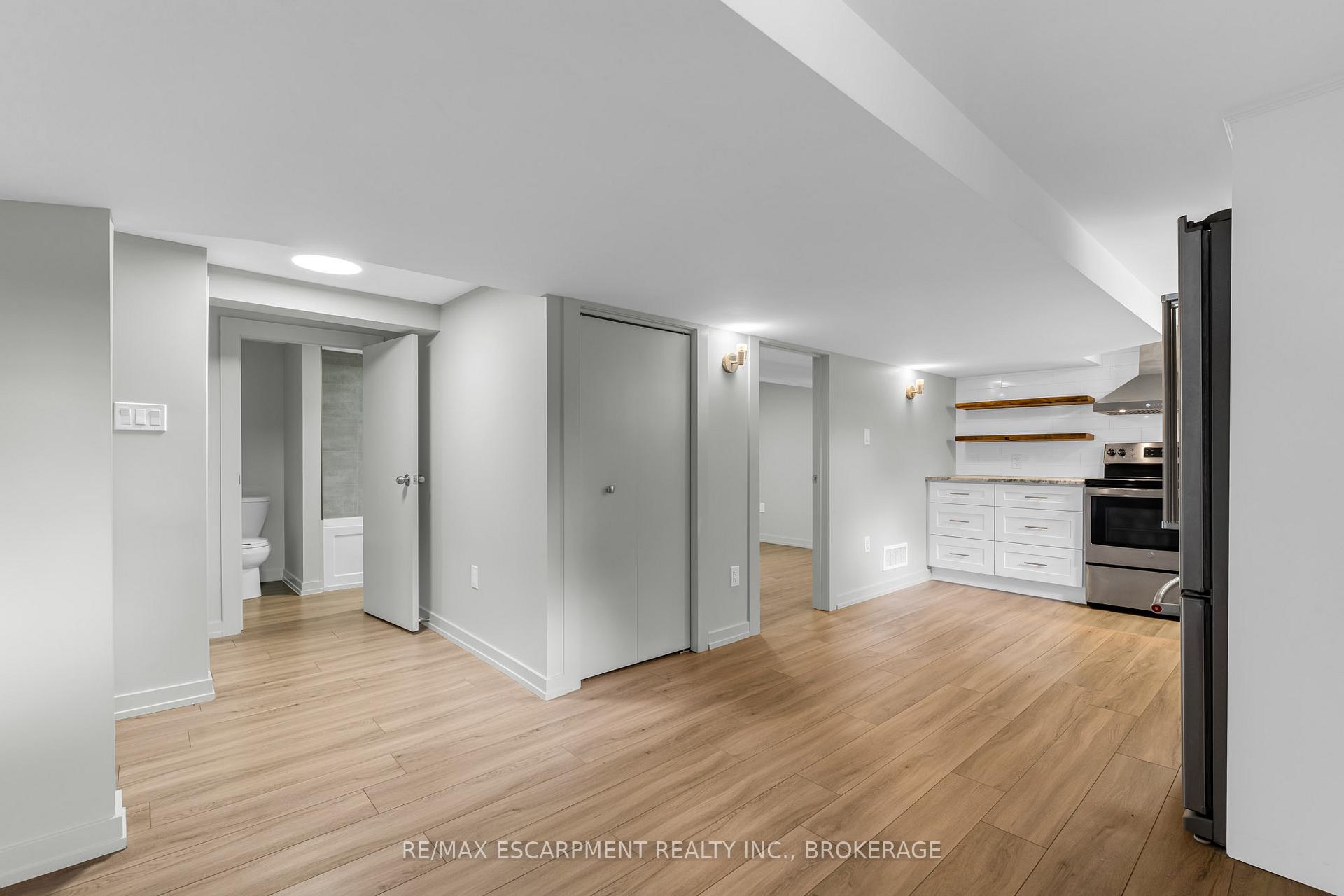 Photo 3 of Unit Lower, 366 Carlton Street, St. Catharines, Facer — HOMEH