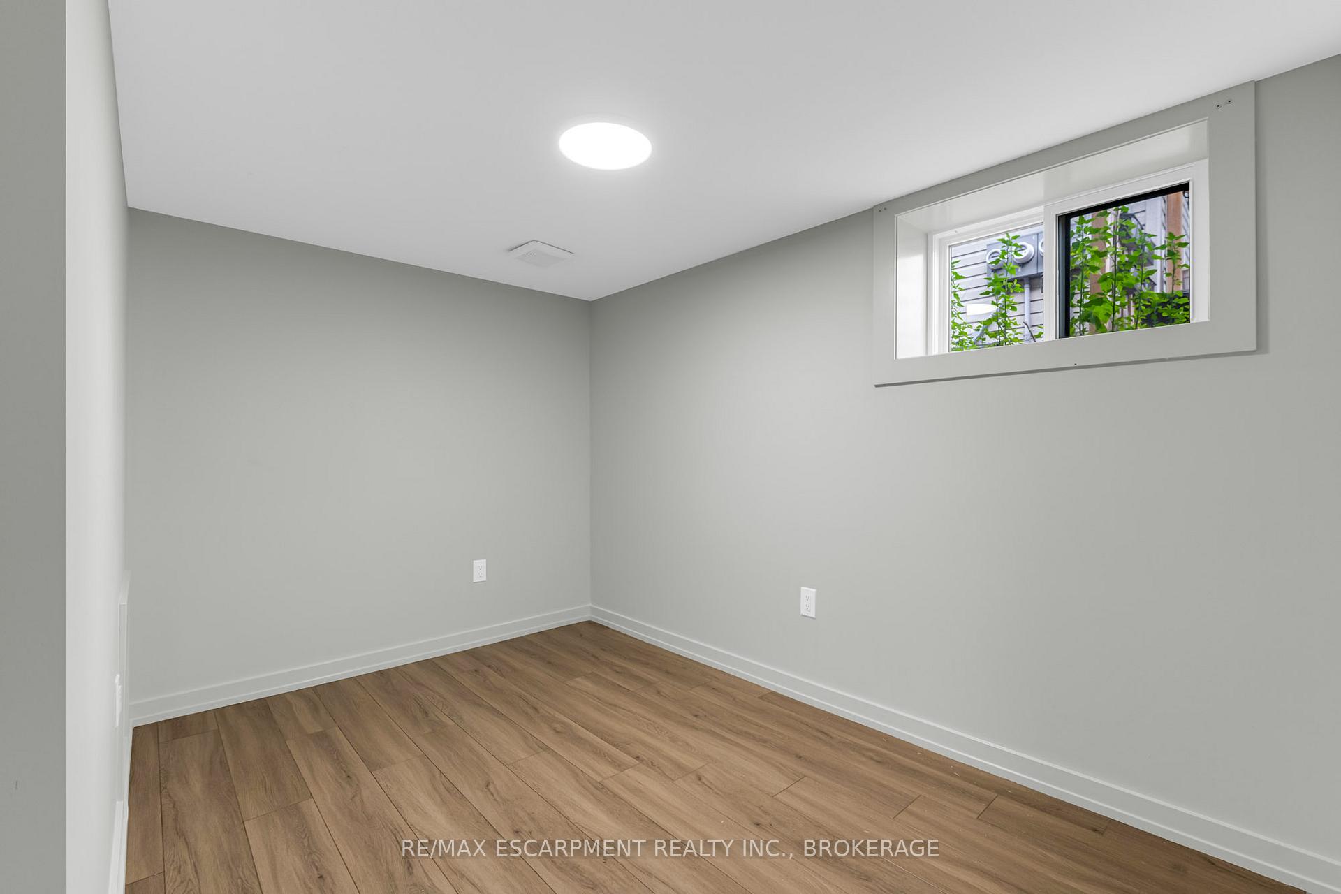 Photo 5 of Unit Lower, 366 Carlton Street, St. Catharines, Facer — HOMEH