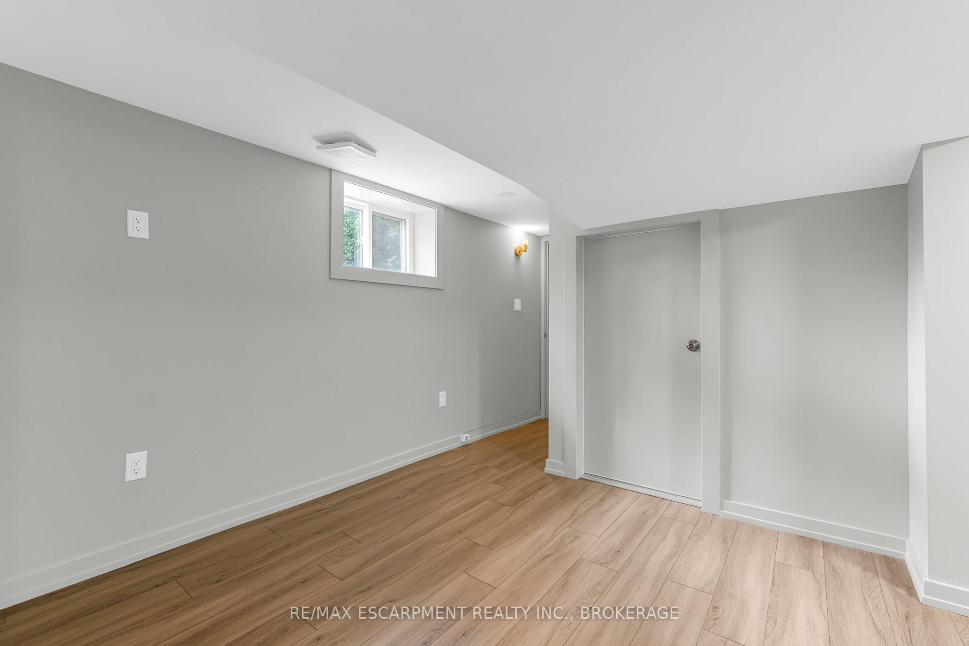 Photo 6 of Unit Lower, 366 Carlton Street, St. Catharines, Facer — HOMEH