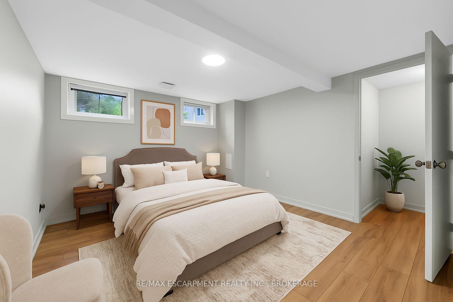 Photo 7 of Unit Lower, 366 Carlton Street, St. Catharines, Facer — HOMEH