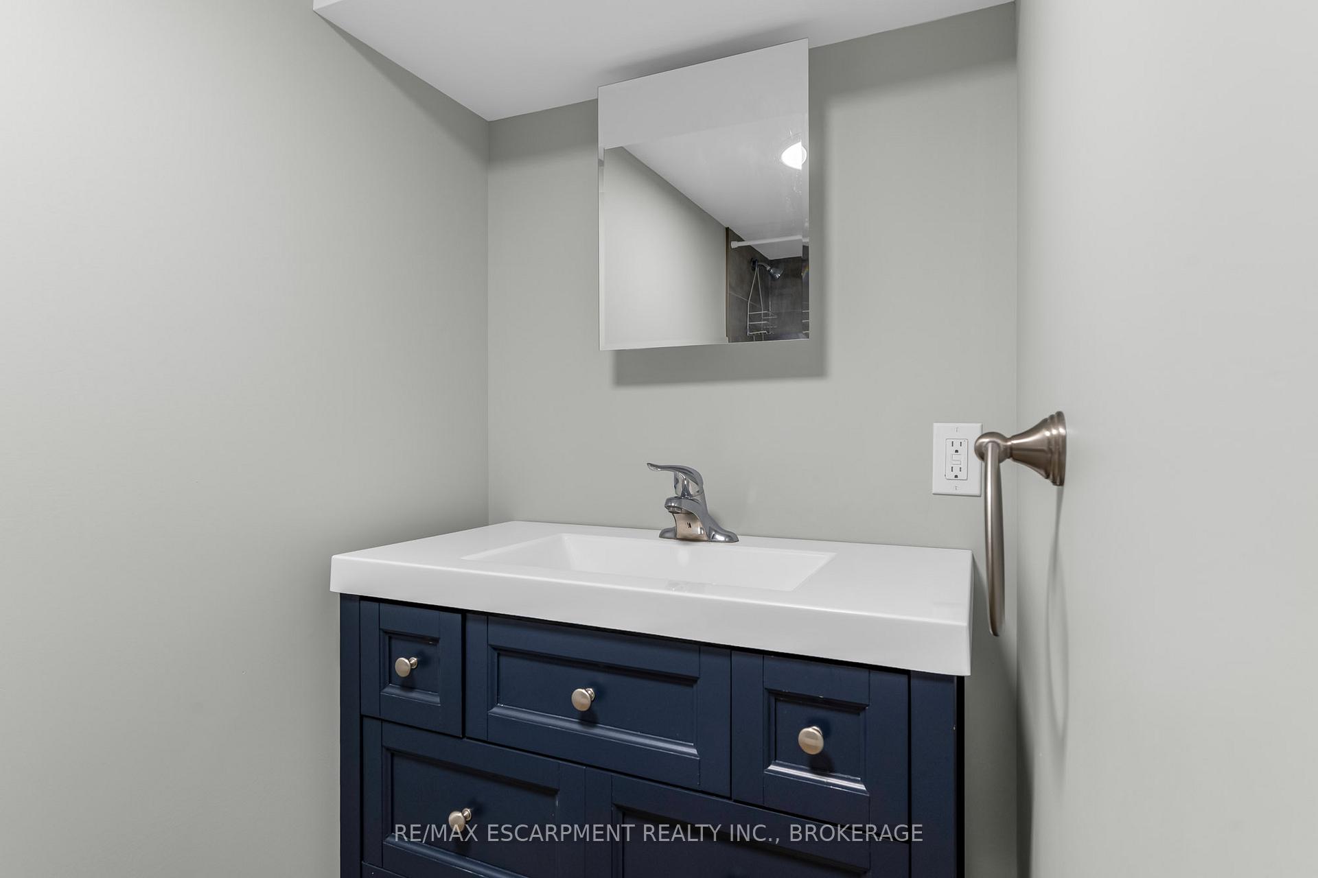 Photo 9 of Unit Lower, 366 Carlton Street, St. Catharines, Facer — HOMEH