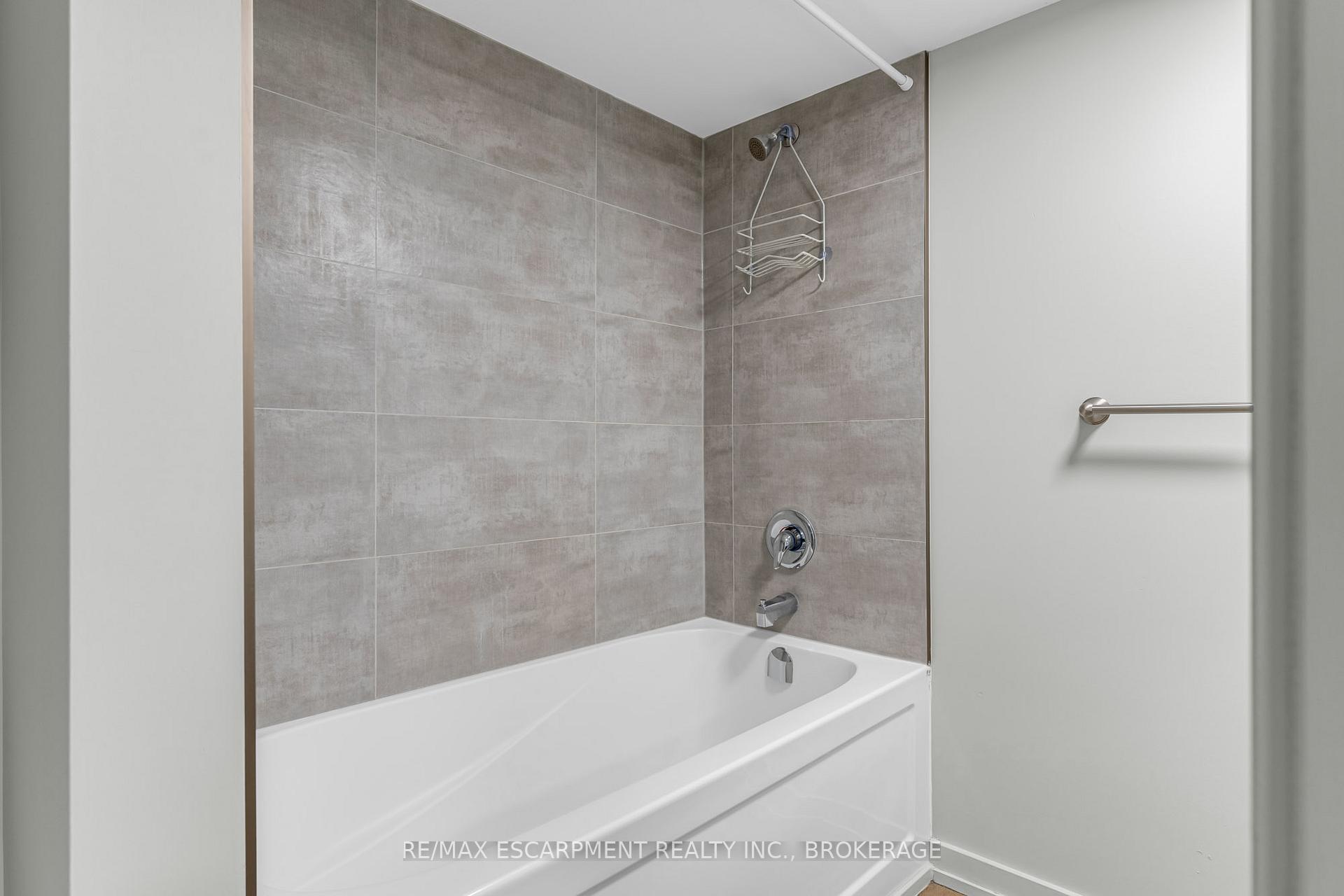 Photo 10 of Unit Lower, 366 Carlton Street, St. Catharines, Facer — HOMEH
