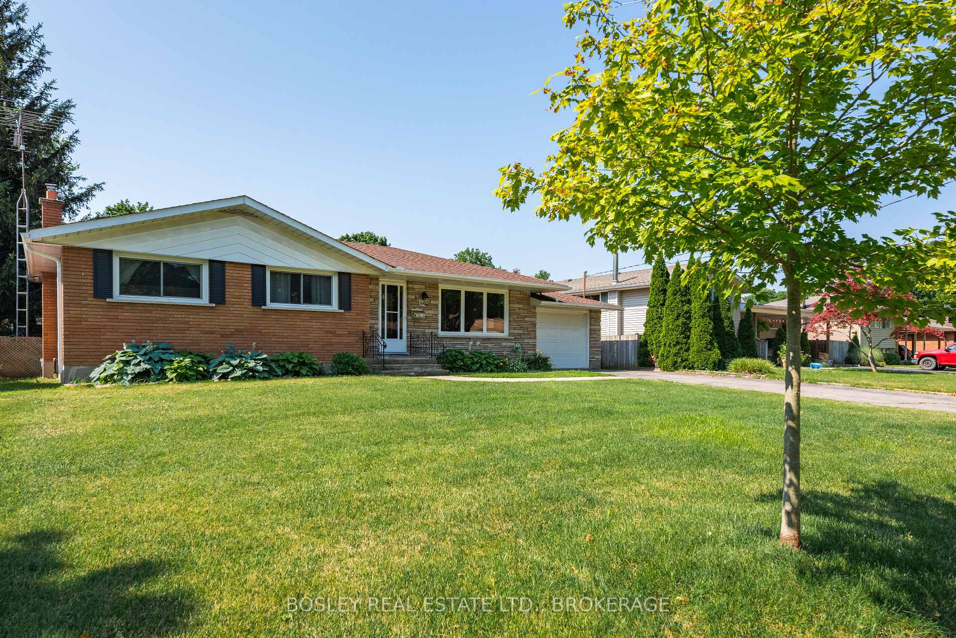 Photo 1 of 60 Royal Manor Drive, St. Catharines, Carlton/Bunting — HOMEH
