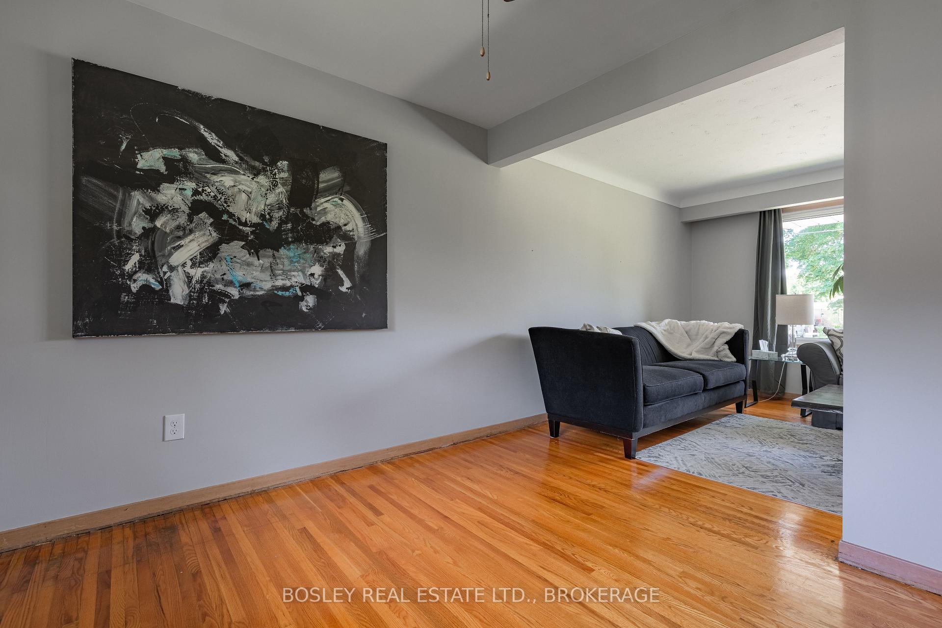 Photo 7 of 60 Royal Manor Drive, St. Catharines, Carlton/Bunting — HOMEH
