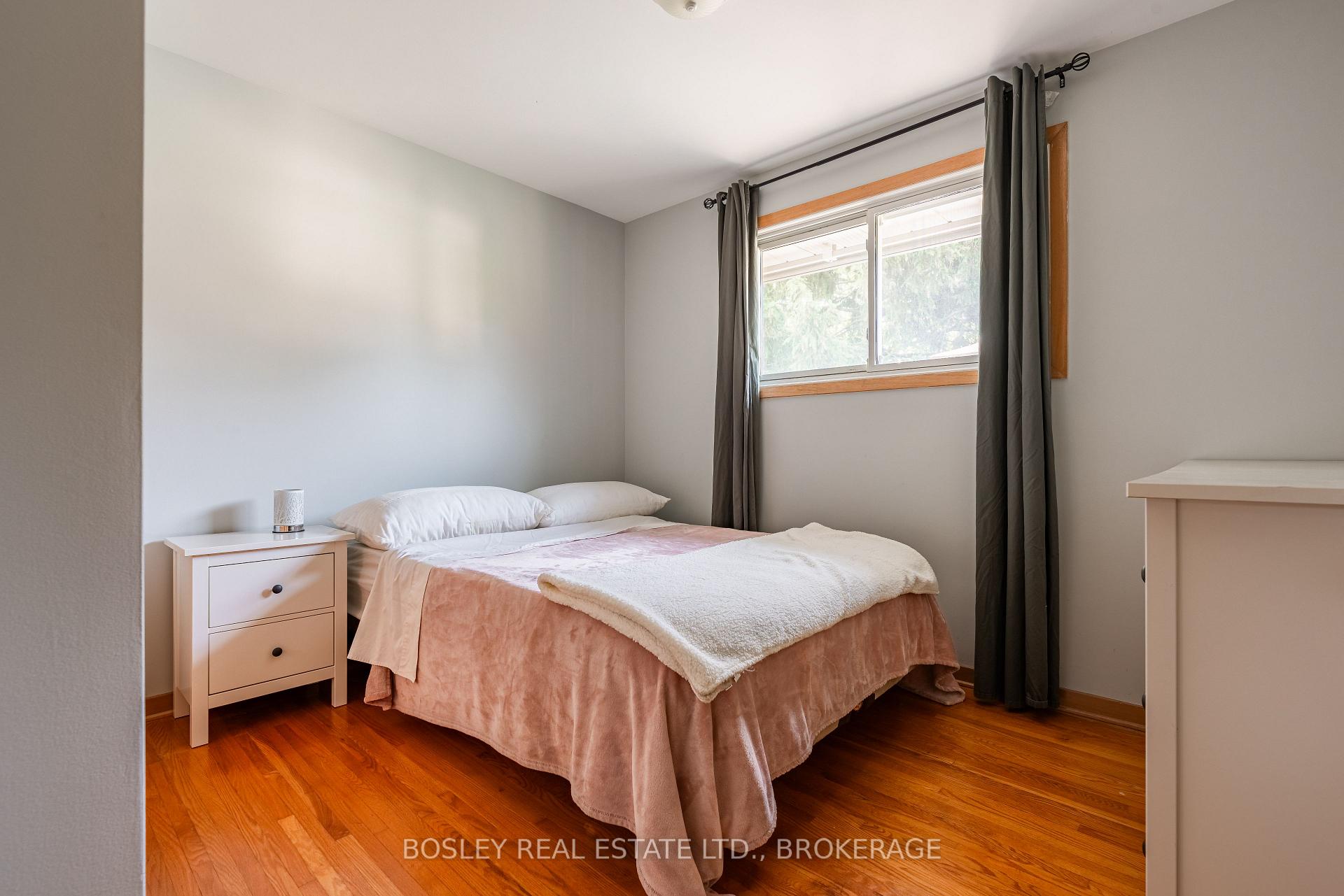 Photo 14 of 60 Royal Manor Drive, St. Catharines, Carlton/Bunting — HOMEH