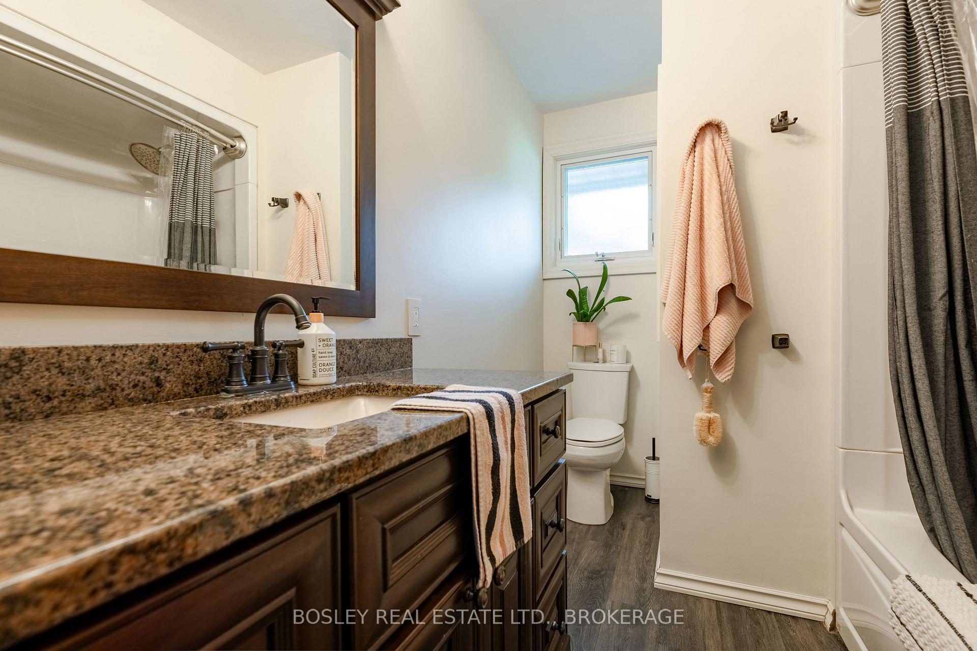 Photo 15 of 60 Royal Manor Drive, St. Catharines, Carlton/Bunting — HOMEH