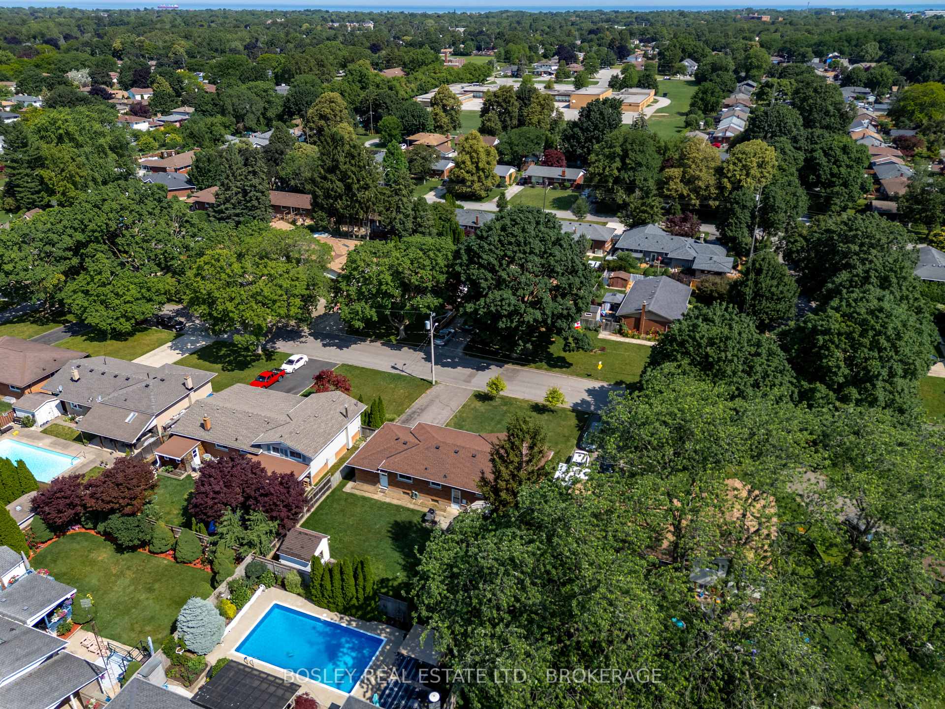 Photo 34 of 60 Royal Manor Drive, St. Catharines, Carlton/Bunting — HOMEH