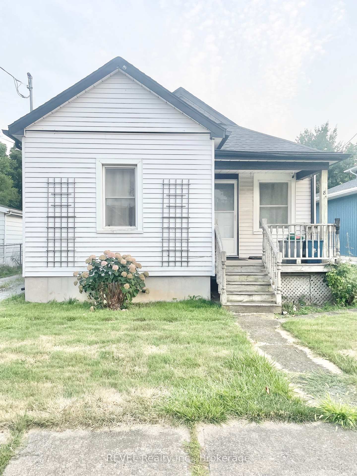 Photo 1 of 8 Monck Street, St. Catharines, Western Hill — HOMEH