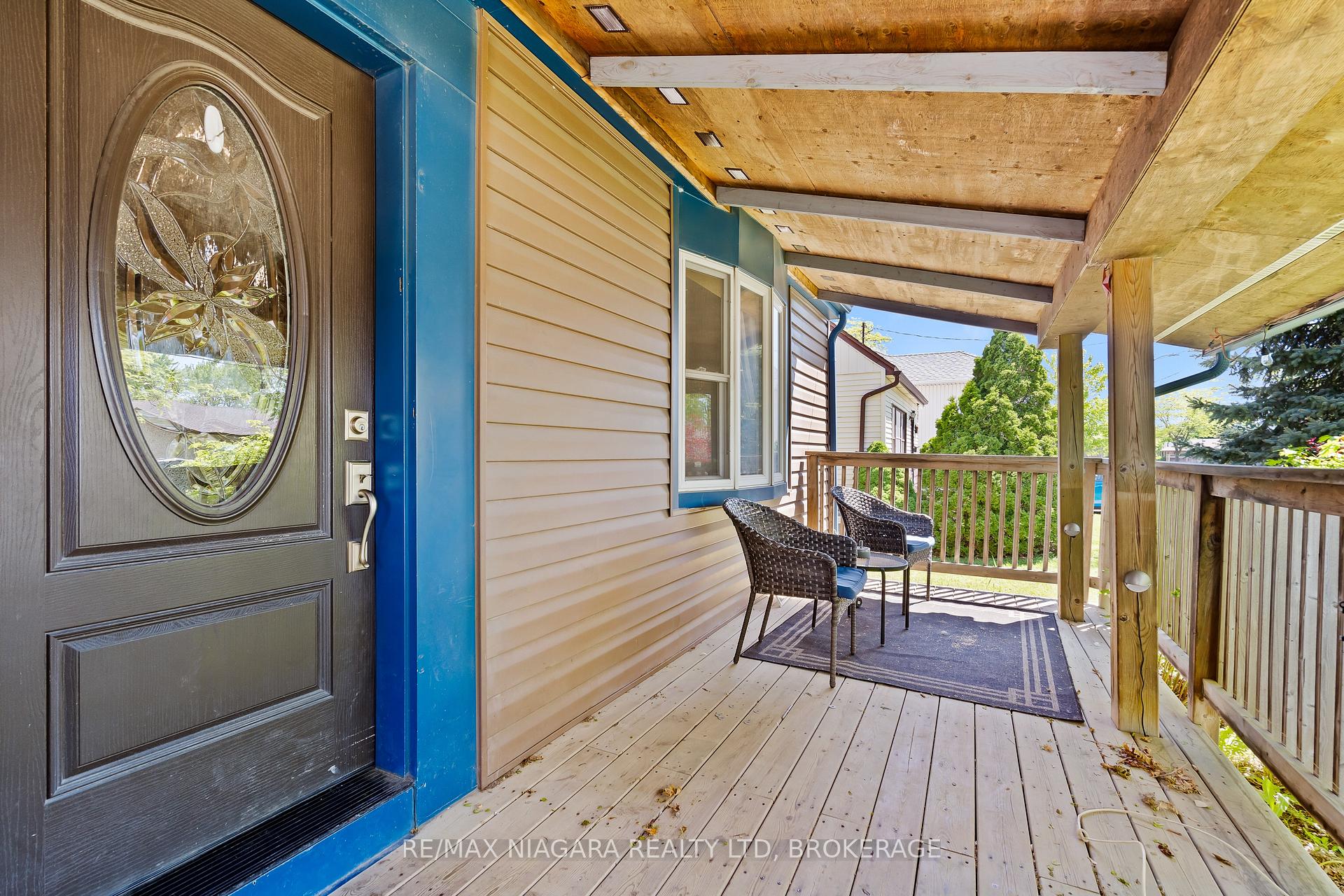 Photo 3 of 39 Seymour Avenue, St. Catharines, Secord Woods — HOMEH