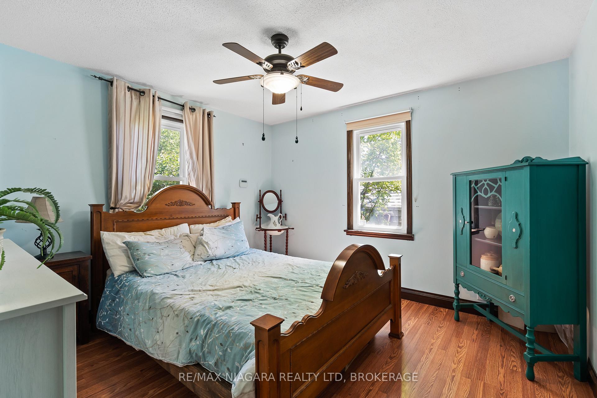 Photo 10 of 39 Seymour Avenue, St. Catharines, Secord Woods — HOMEH