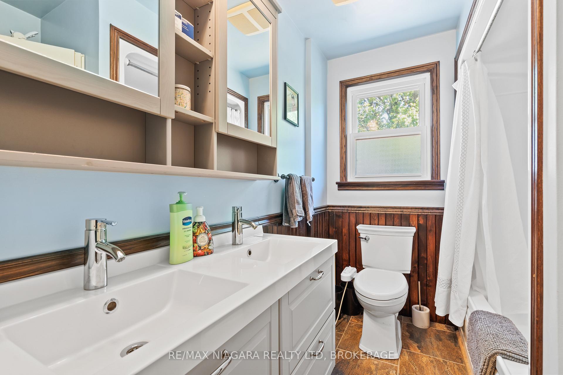 Photo 11 of 39 Seymour Avenue, St. Catharines, Secord Woods — HOMEH