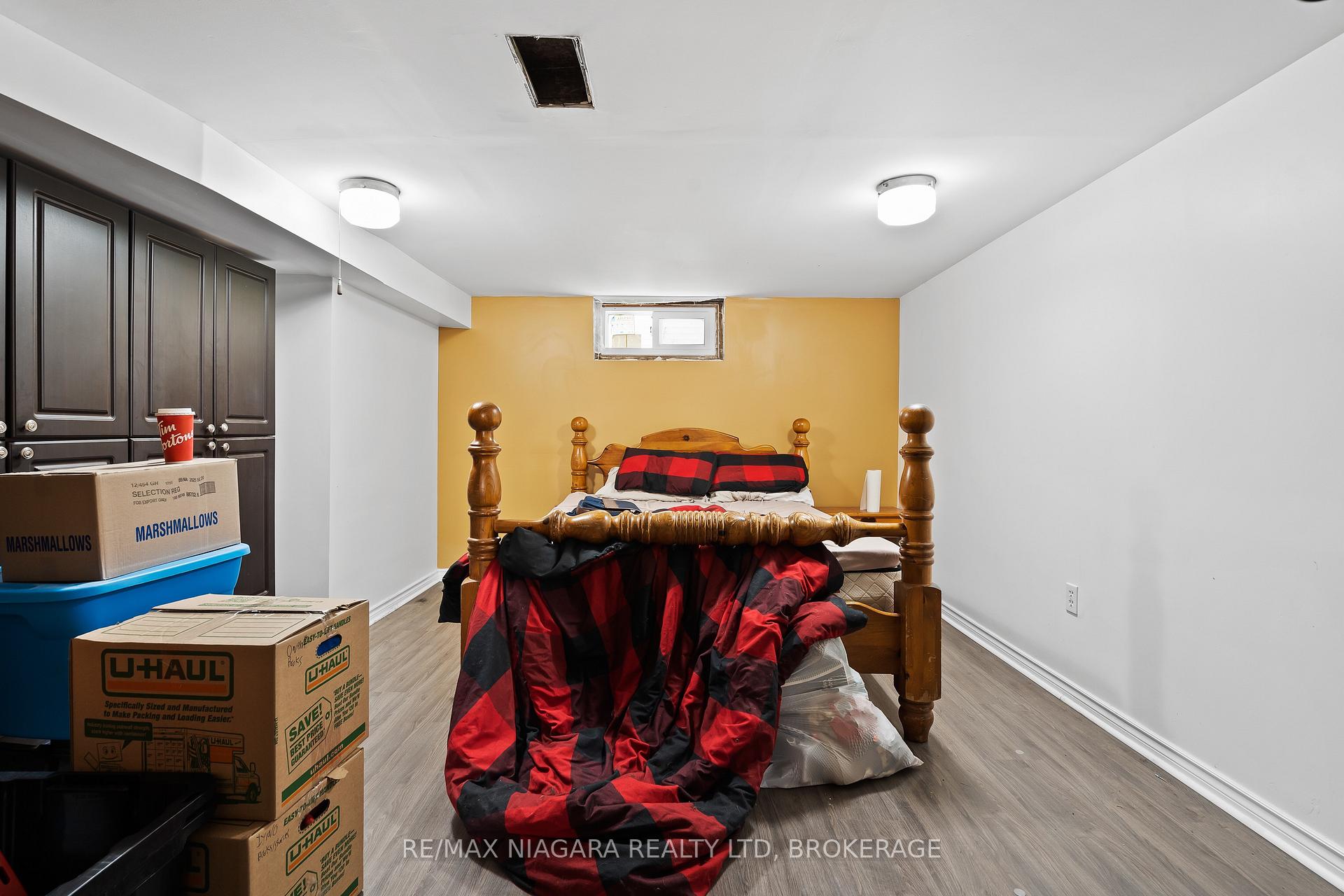 Photo 20 of 39 Seymour Avenue, St. Catharines, Secord Woods — HOMEH