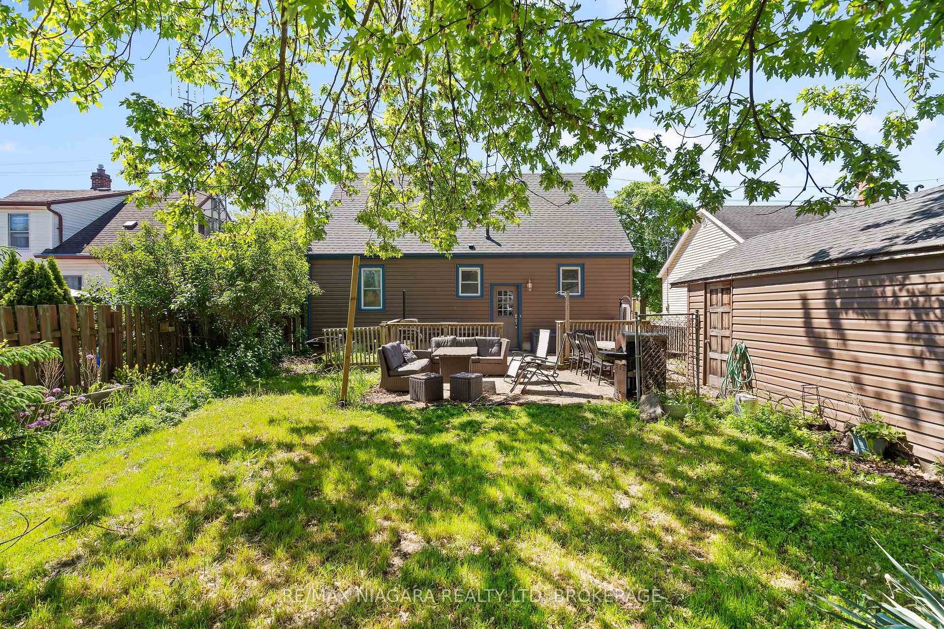 Photo 25 of 39 Seymour Avenue, St. Catharines, Secord Woods — HOMEH