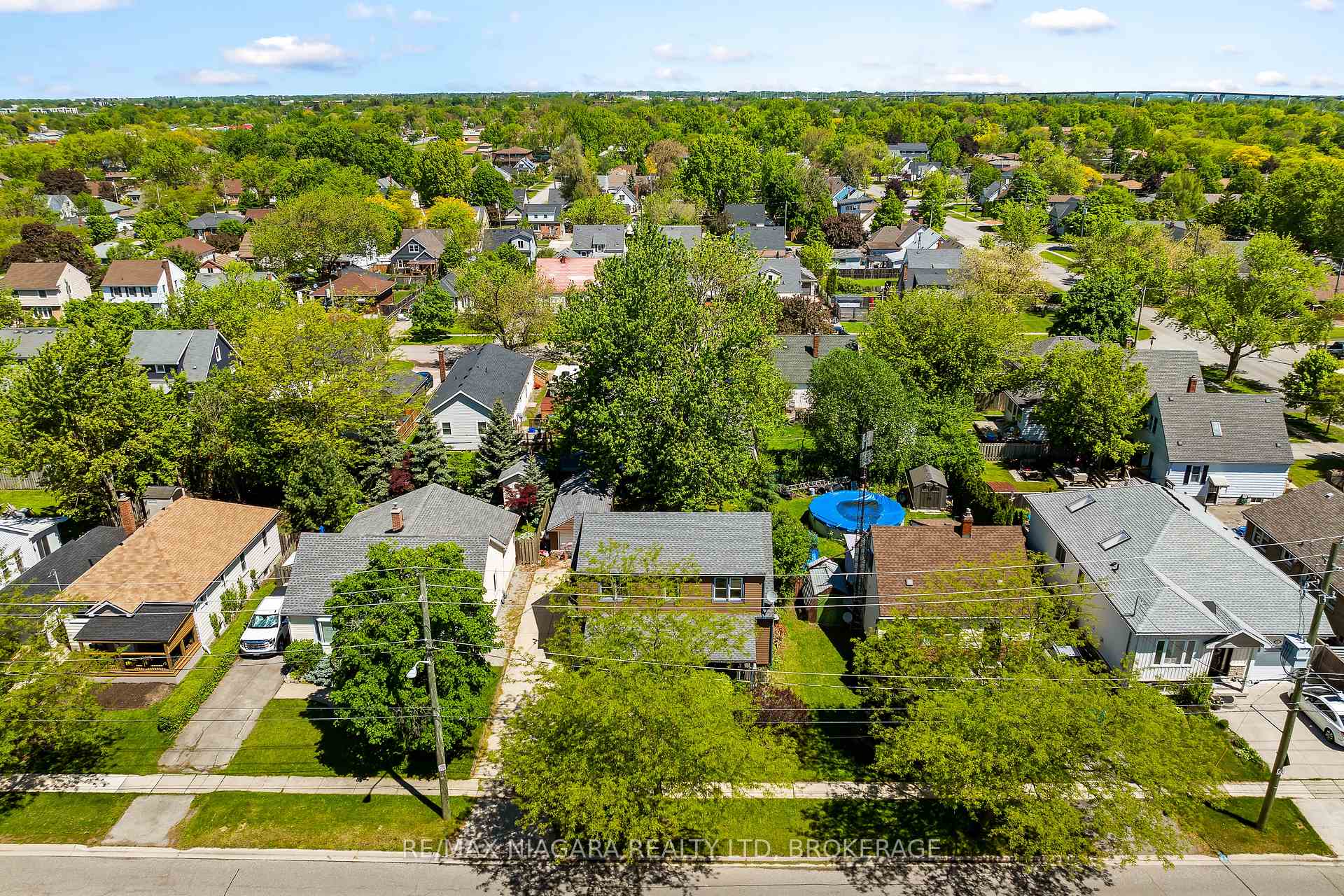 Photo 27 of 39 Seymour Avenue, St. Catharines, Secord Woods — HOMEH