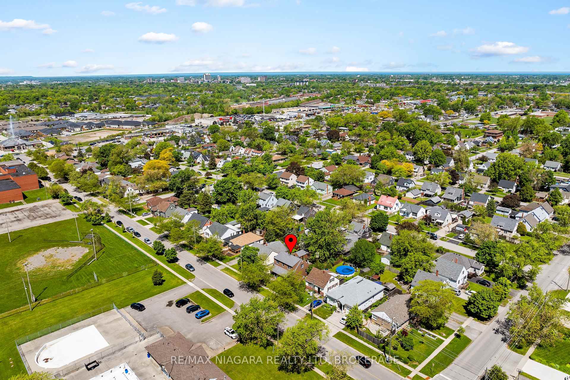 Photo 34 of 39 Seymour Avenue, St. Catharines, Secord Woods — HOMEH