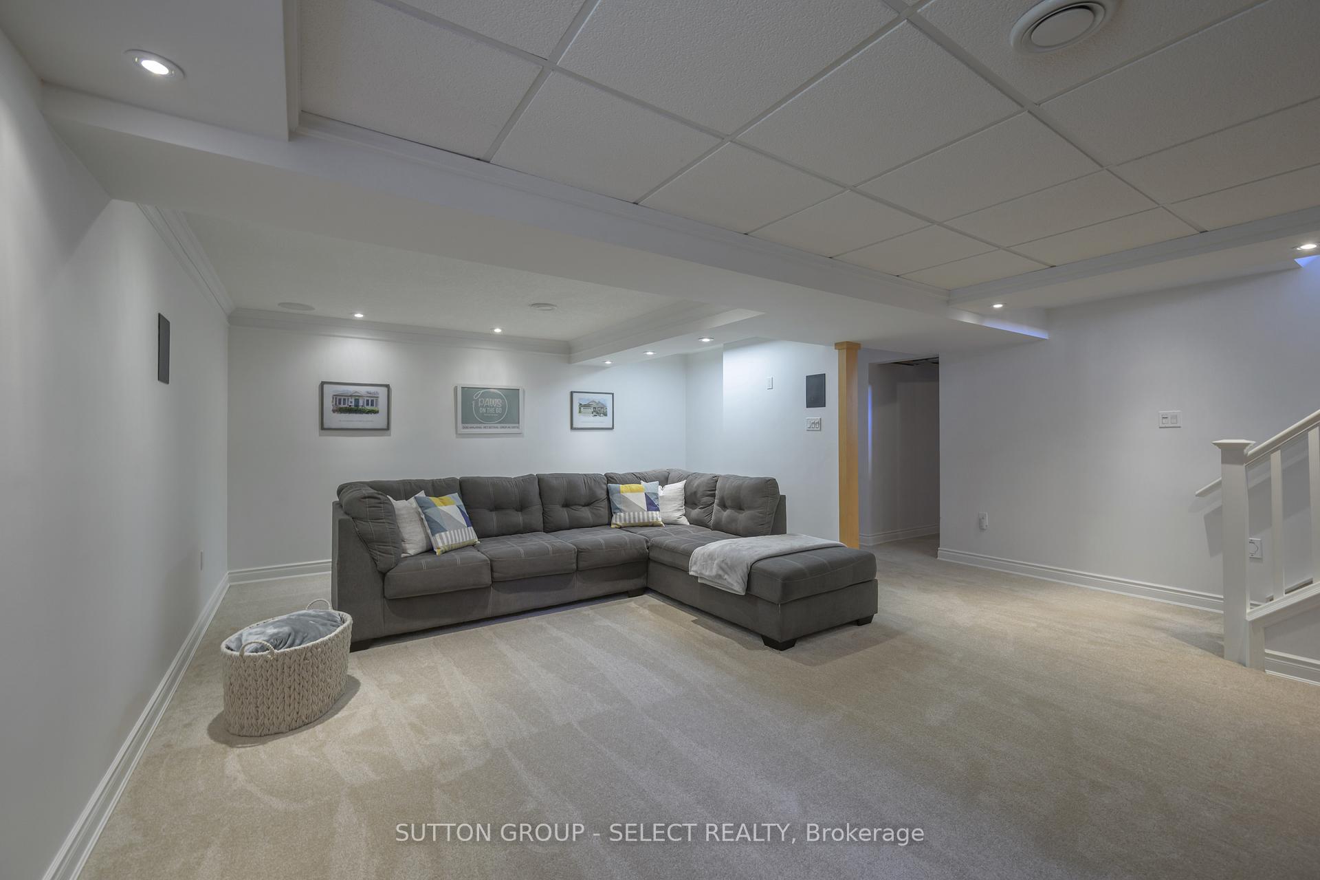 Photo 21 of 29 Ambleside Drive, St. Thomas — HOMEH