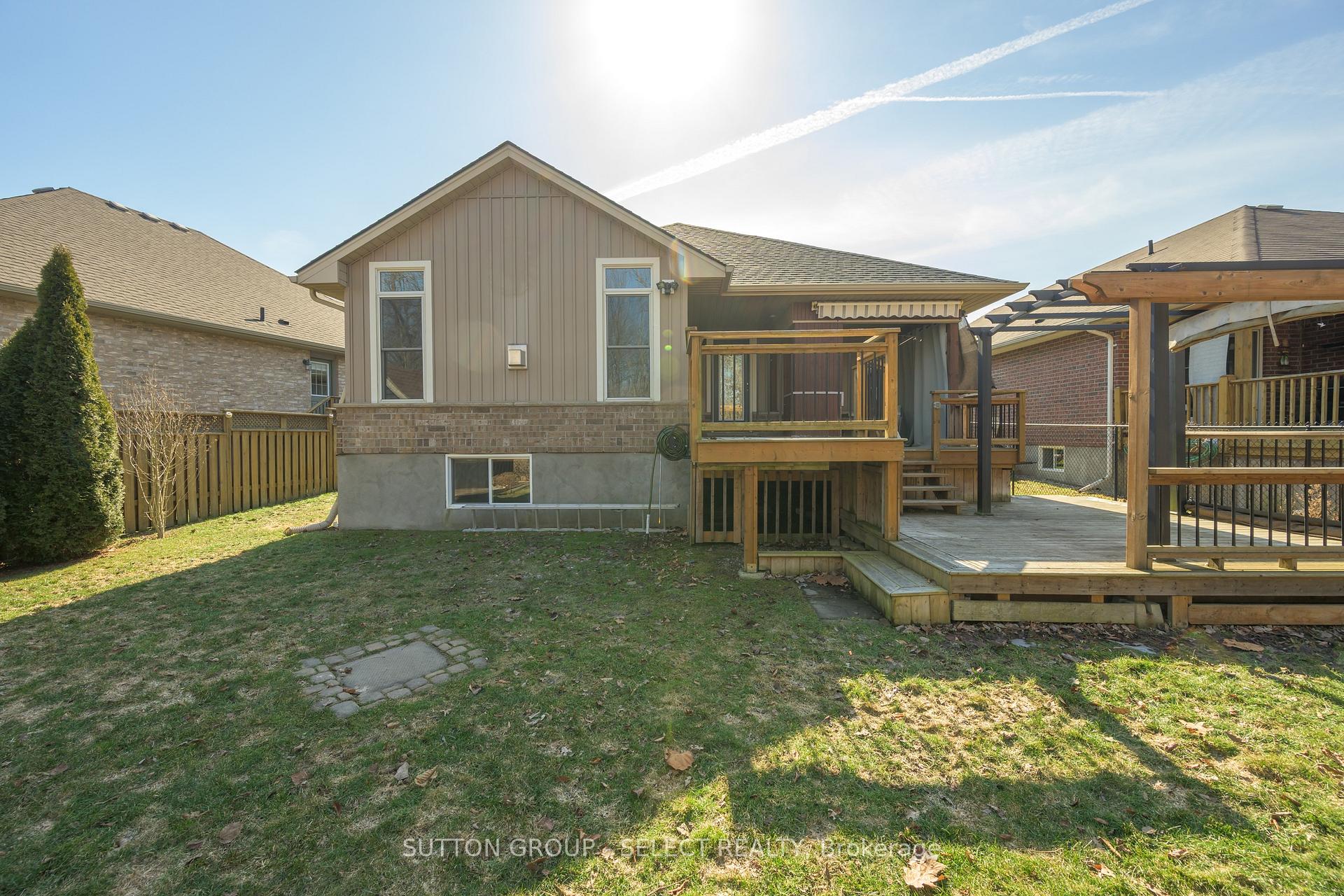 Photo 35 of 29 Ambleside Drive, St. Thomas — HOMEH