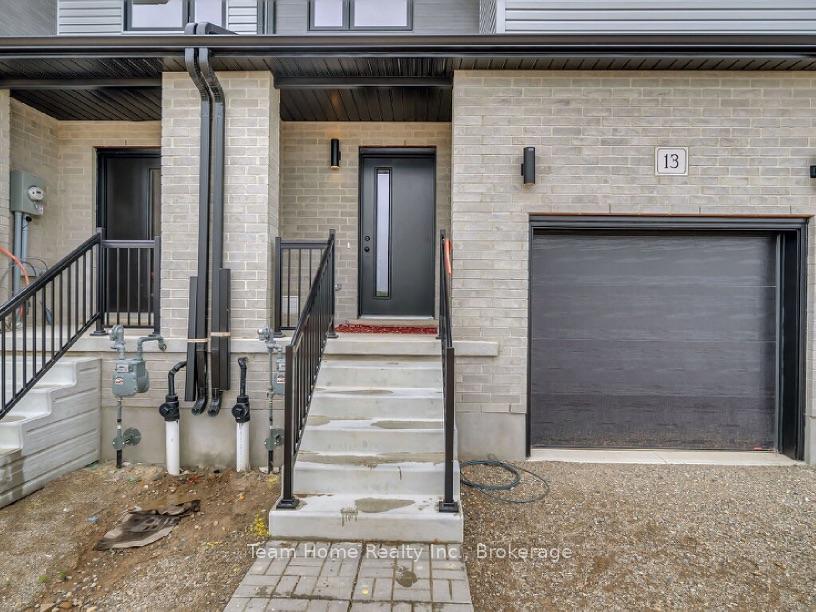 Photo 3 of 13 Becker Street, Stratford — HOMEH