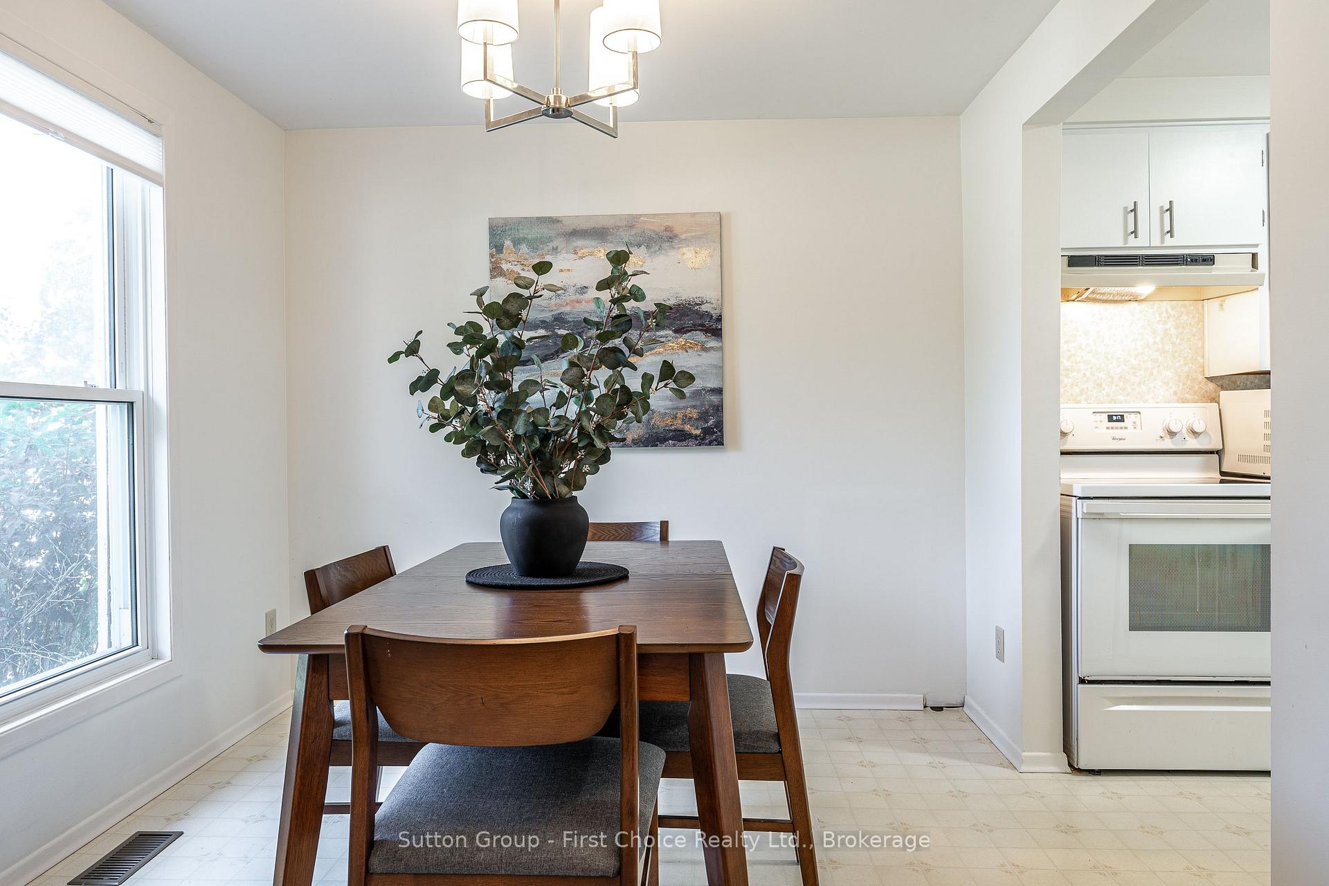 Photo 4 of 90 Patricia Road, Stratford — HOMEH