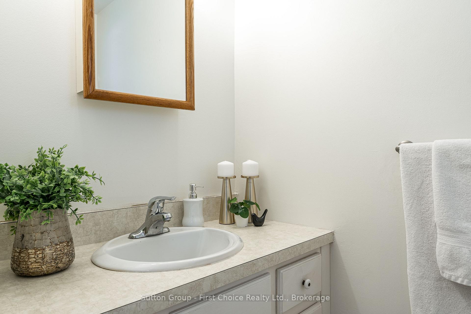 Photo 7 of 90 Patricia Road, Stratford — HOMEH