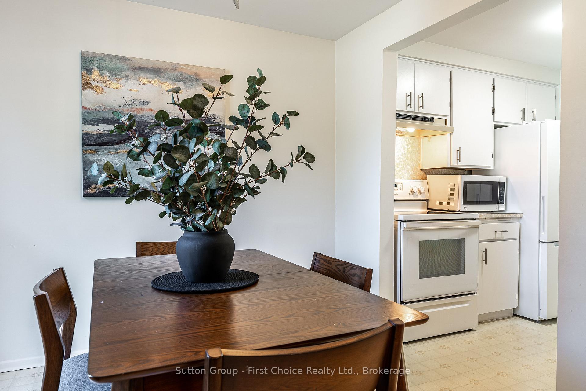 Photo 10 of 90 Patricia Road, Stratford — HOMEH