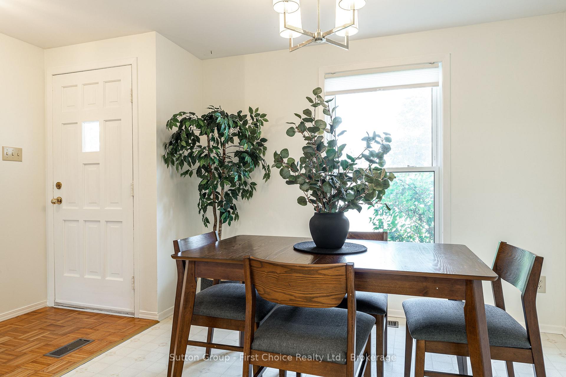 Photo 13 of 90 Patricia Road, Stratford — HOMEH
