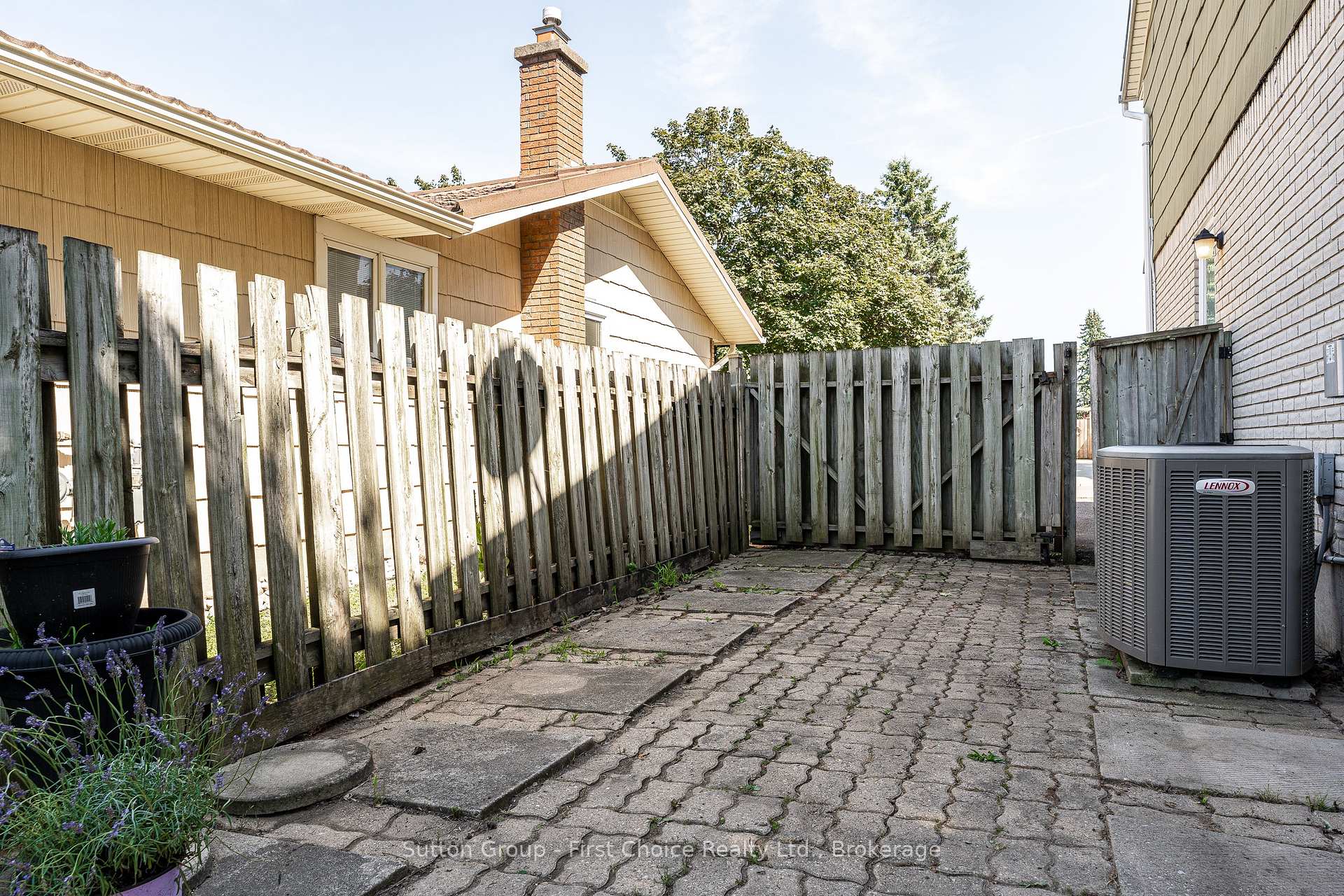 Photo 42 of 90 Patricia Road, Stratford — HOMEH