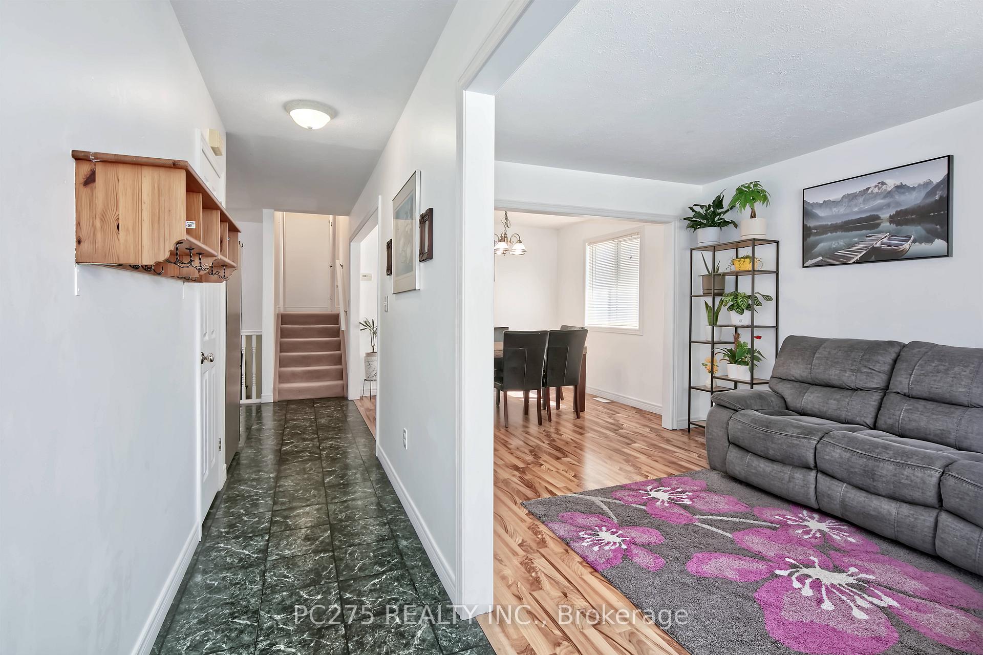 Photo 5 of 402 Chestnut Street, St. Thomas — HOMEH