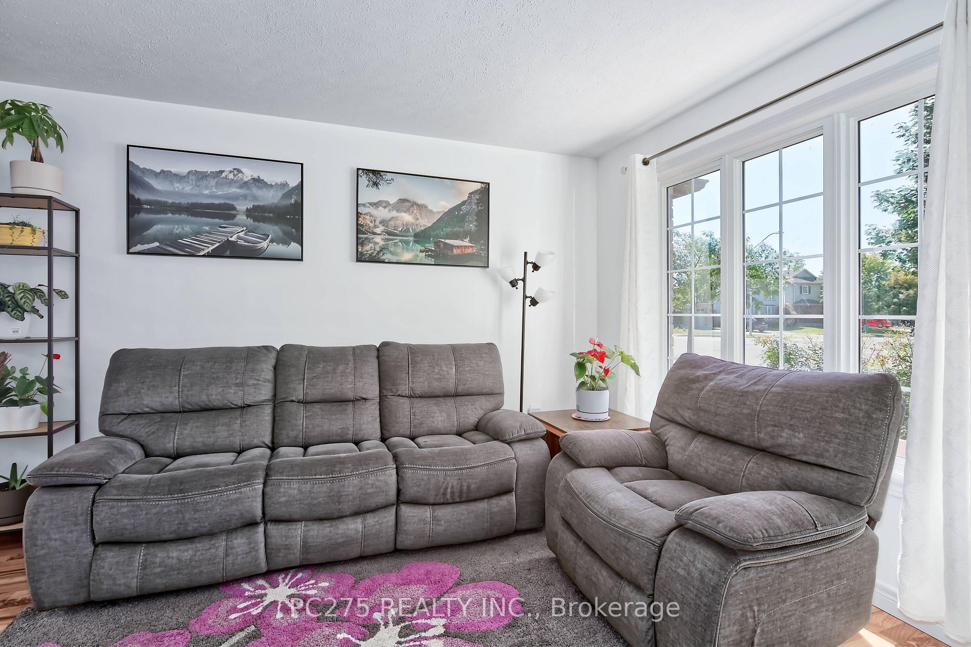 Photo 7 of 402 Chestnut Street, St. Thomas — HOMEH
