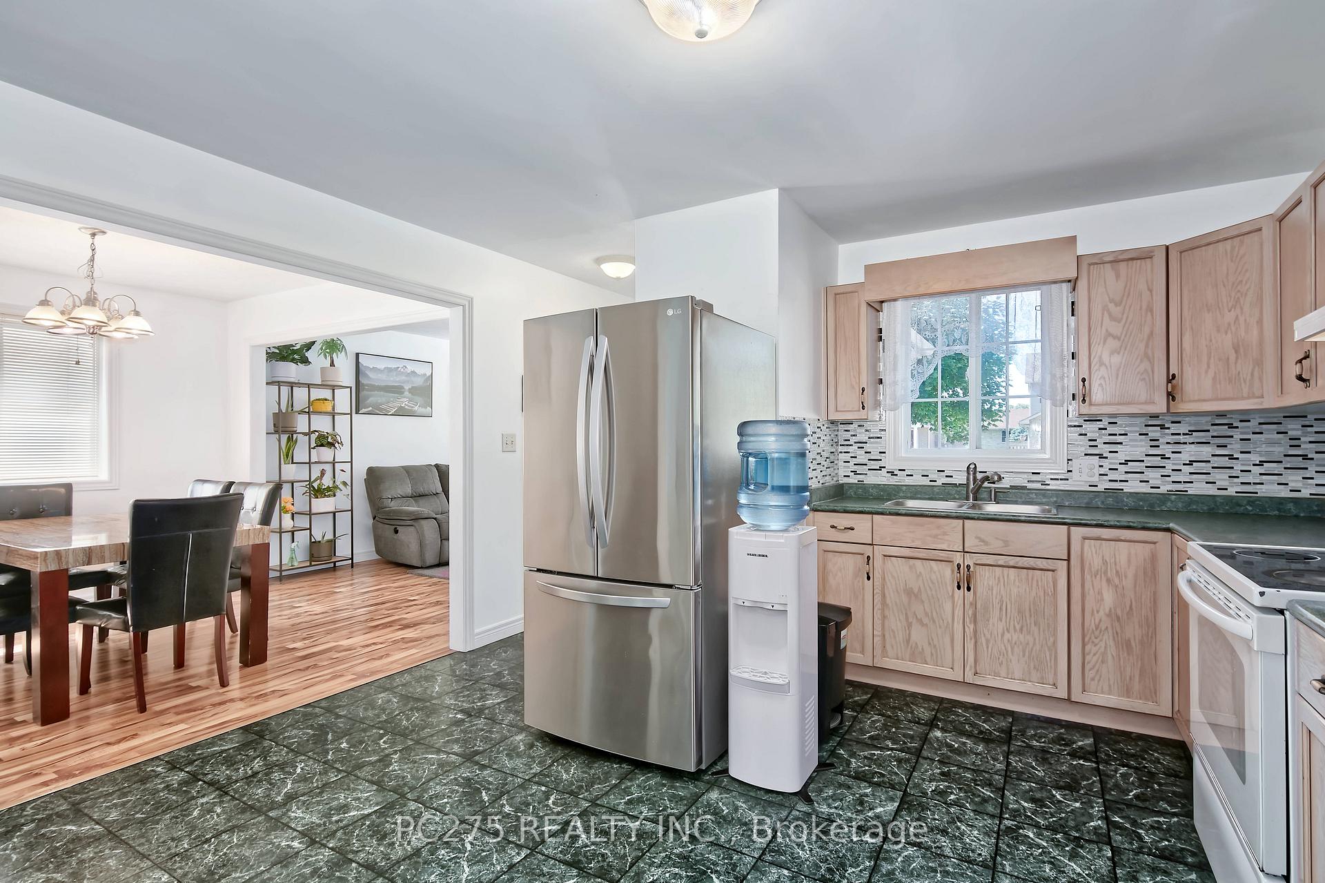 Photo 12 of 402 Chestnut Street, St. Thomas — HOMEH