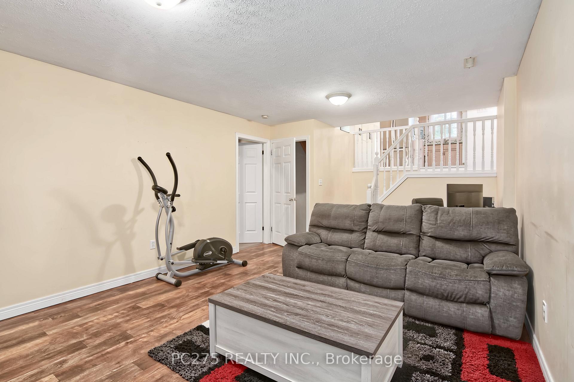 Photo 15 of 402 Chestnut Street, St. Thomas — HOMEH