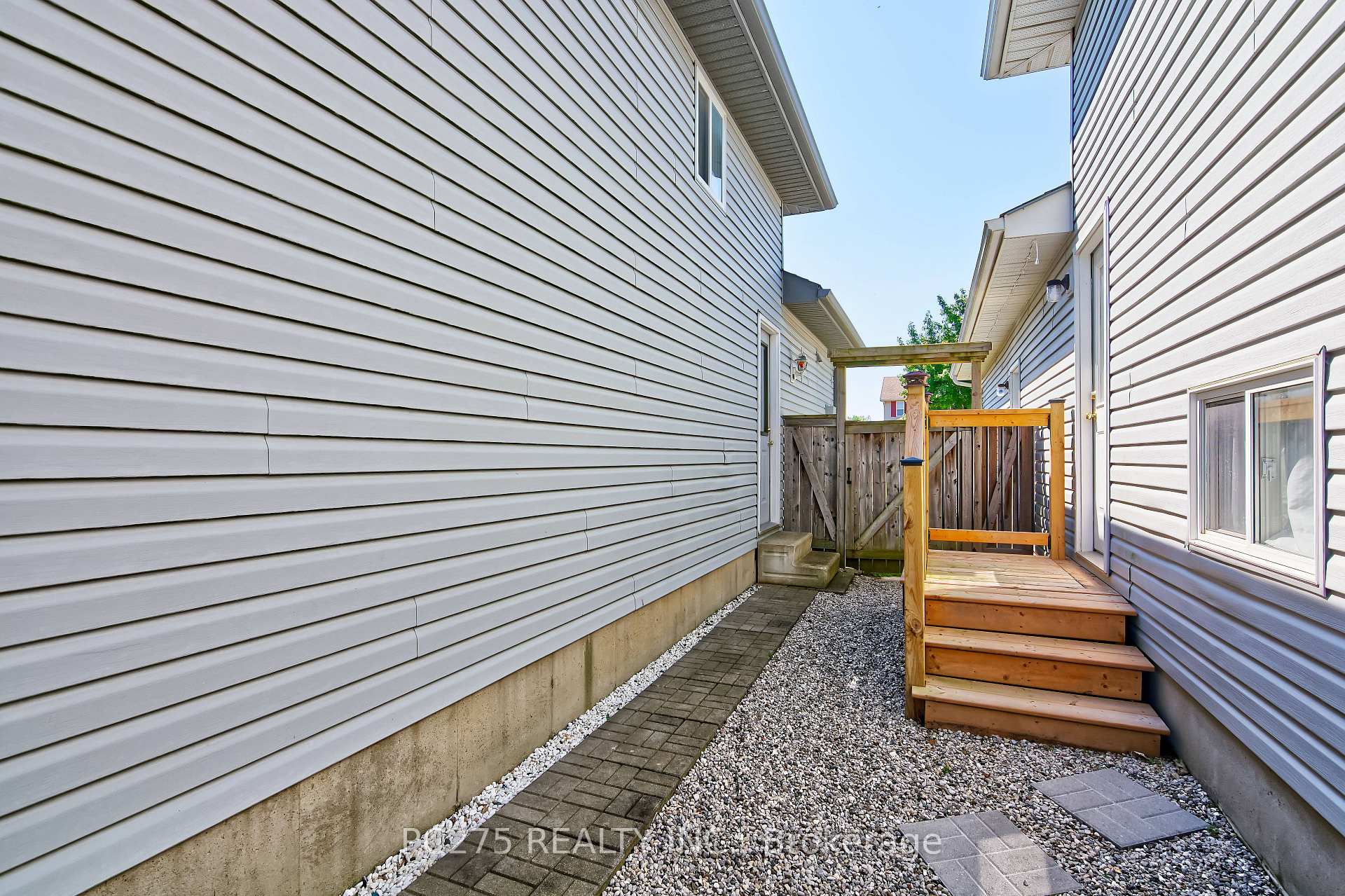 Photo 27 of 402 Chestnut Street, St. Thomas — HOMEH