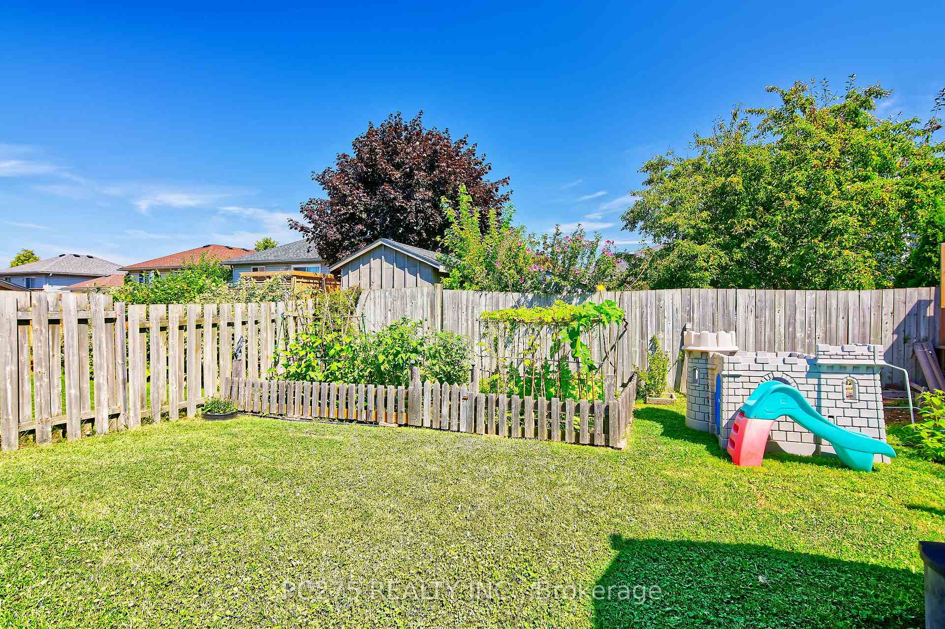 Photo 31 of 402 Chestnut Street, St. Thomas — HOMEH