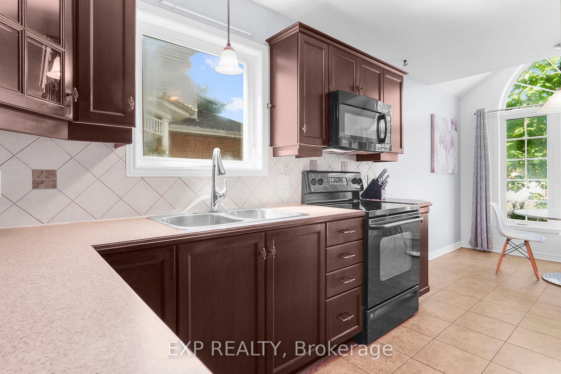 Photo 7 of 114 Echowoods Avenue, Ottawa, Stittsville (North) — HOMEH