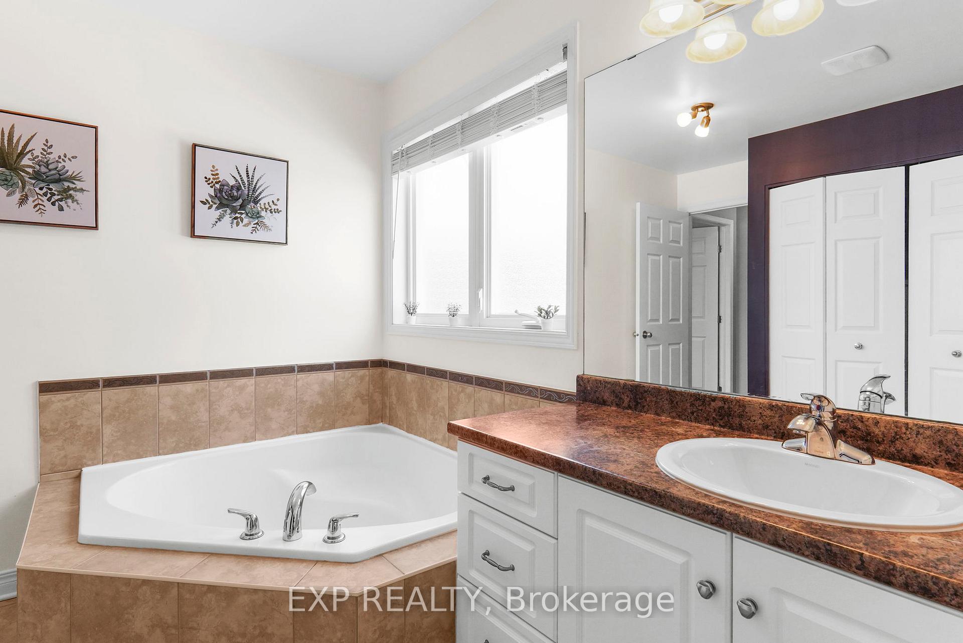 Photo 20 of 114 Echowoods Avenue, Ottawa, Stittsville (North) — HOMEH