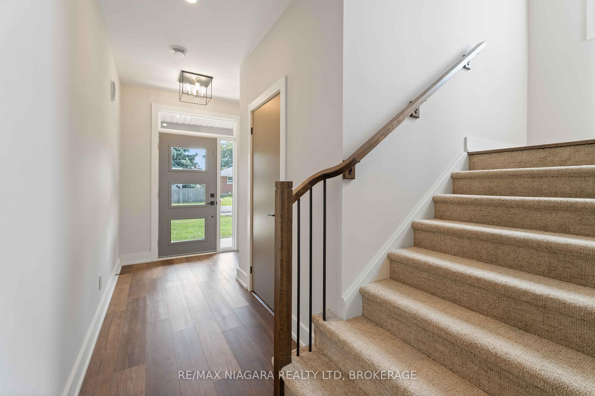 Photo 2 of Unit A, 35 Buchanan Road, St. Catharines, Carlton/Bunting — HOMEH
