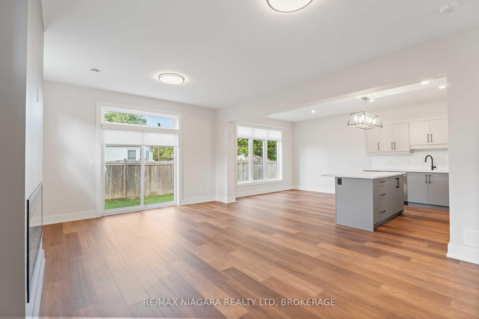 Photo 5 of Unit A, 35 Buchanan Road, St. Catharines, Carlton/Bunting — HOMEH