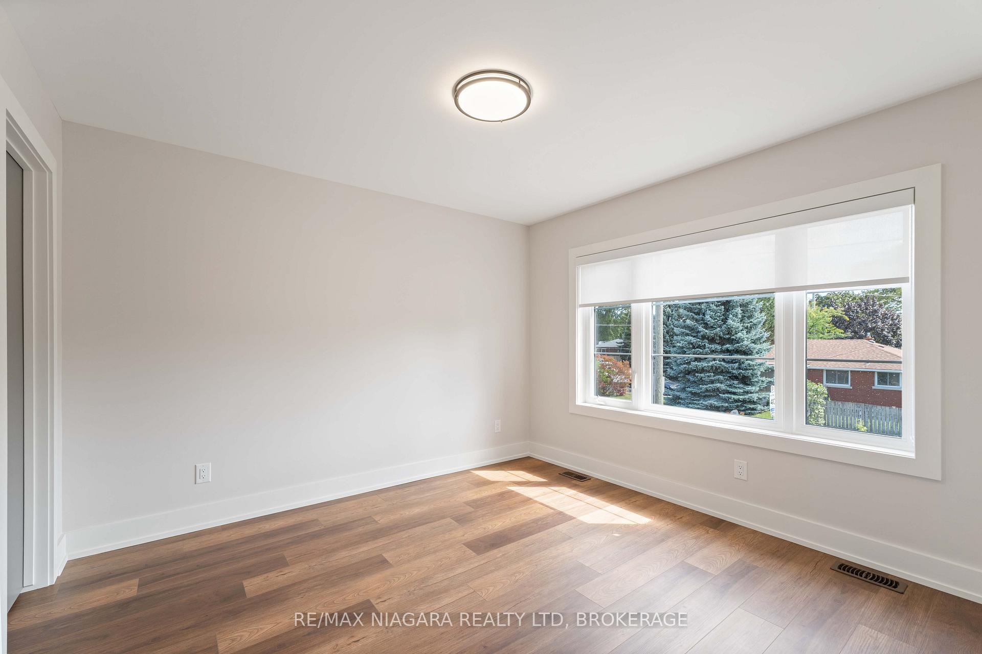 Photo 12 of Unit A, 35 Buchanan Road, St. Catharines, Carlton/Bunting — HOMEH