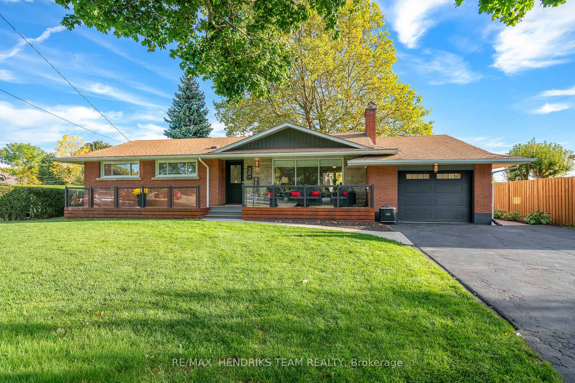Photo 2 of 30 Bessborough Drive, St. Catharines, Bunting/Linwell — HOMEH