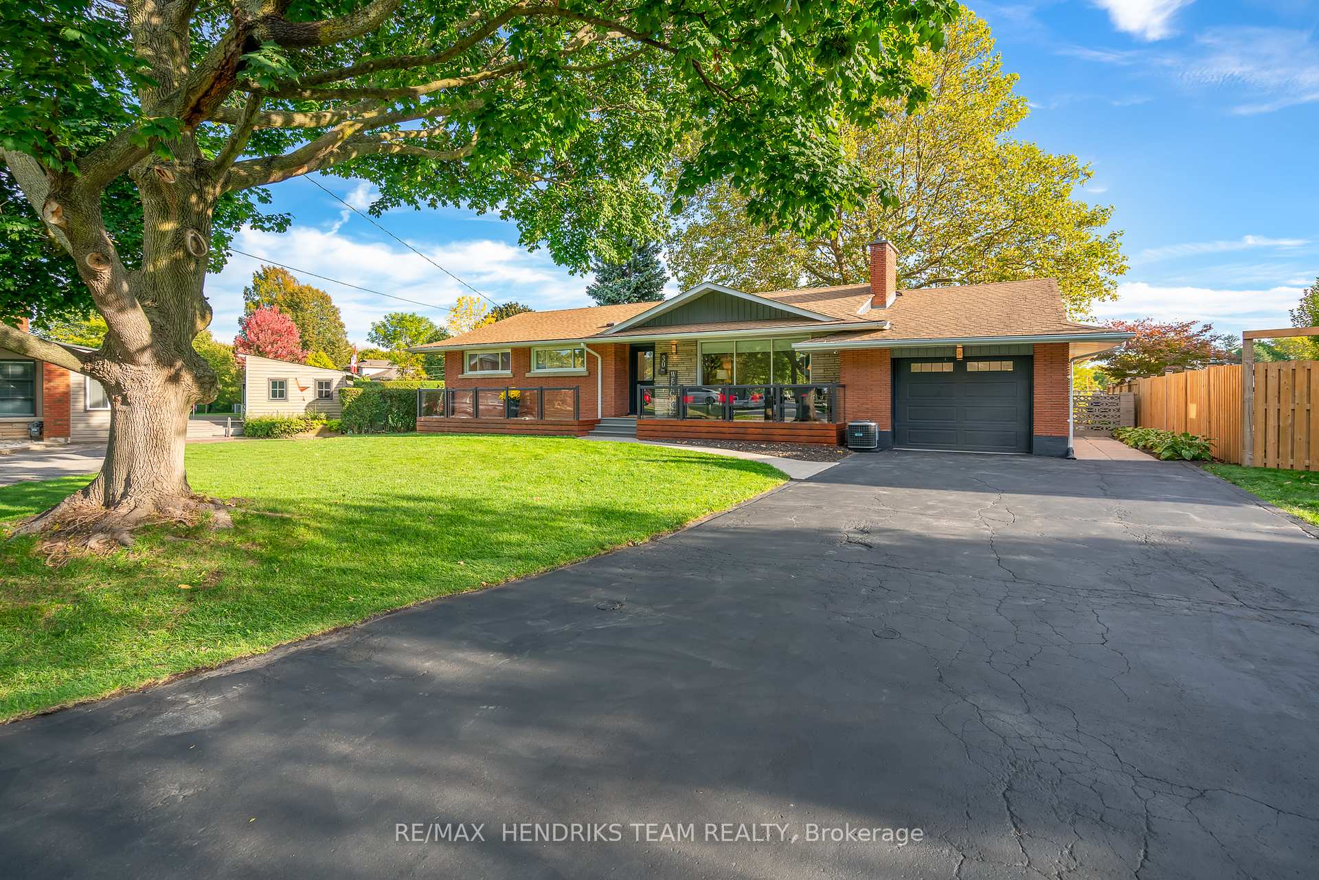 Photo 3 of 30 Bessborough Drive, St. Catharines, Bunting/Linwell — HOMEH