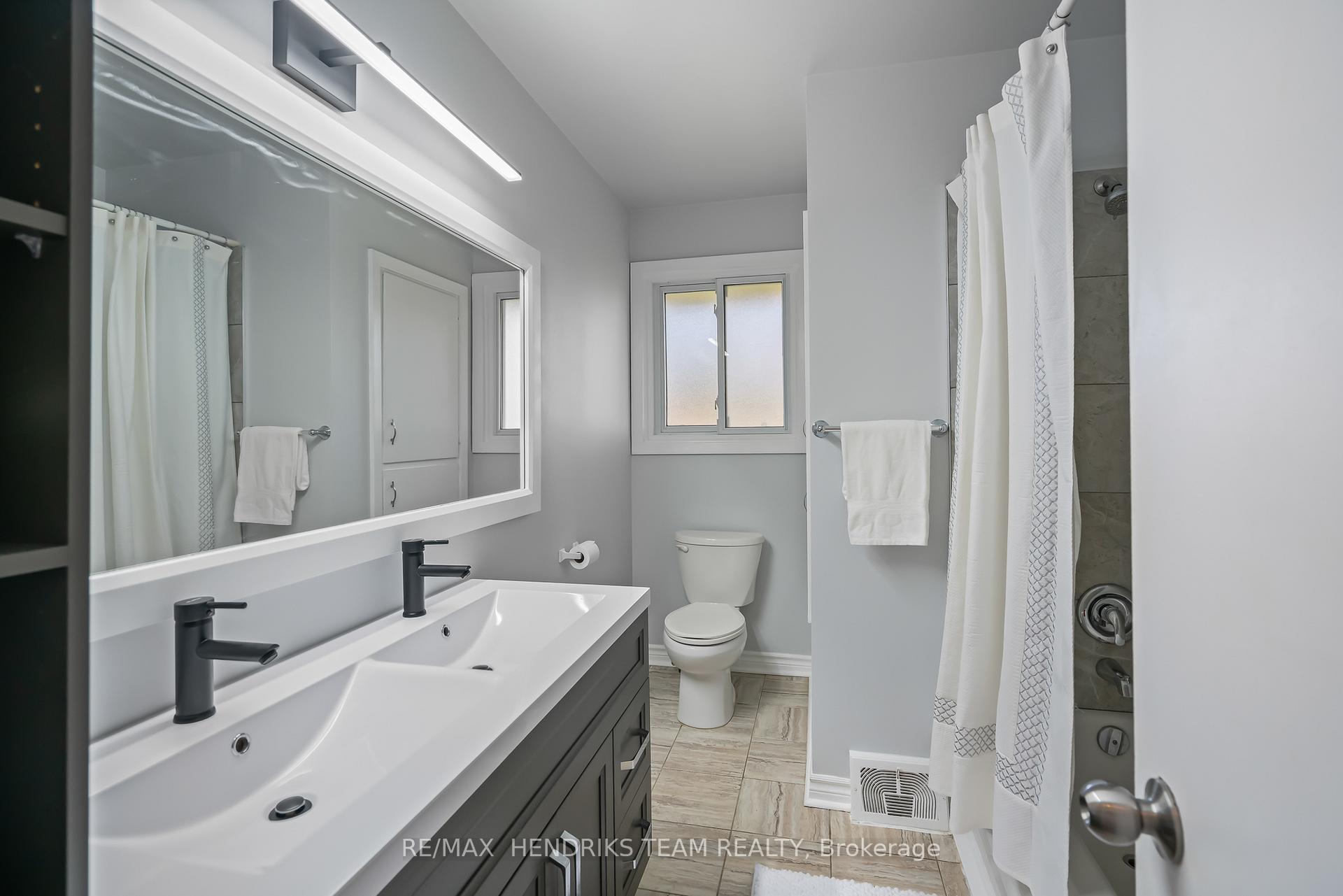 Photo 17 of 30 Bessborough Drive, St. Catharines, Bunting/Linwell — HOMEH