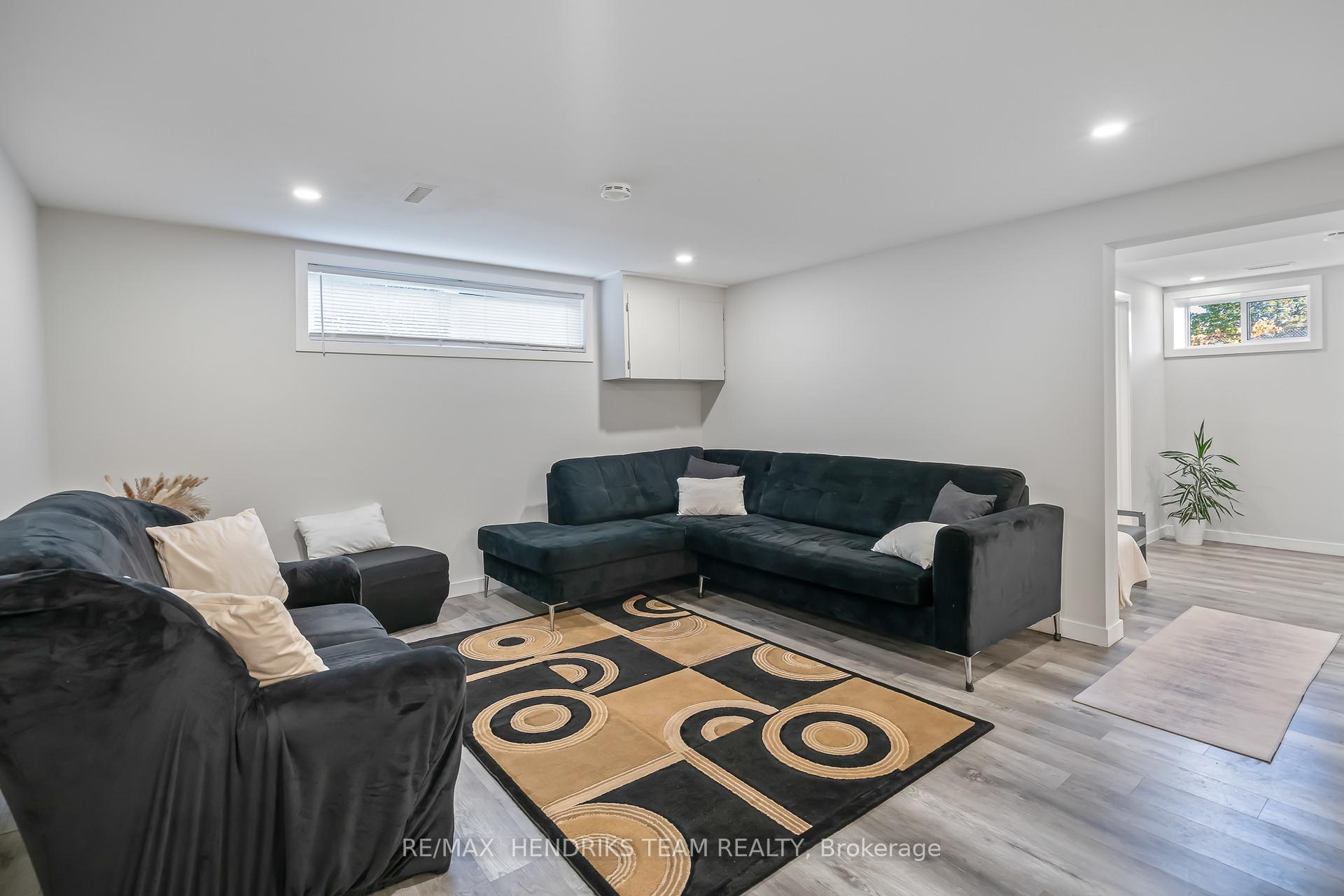 Photo 21 of 30 Bessborough Drive, St. Catharines, Bunting/Linwell — HOMEH