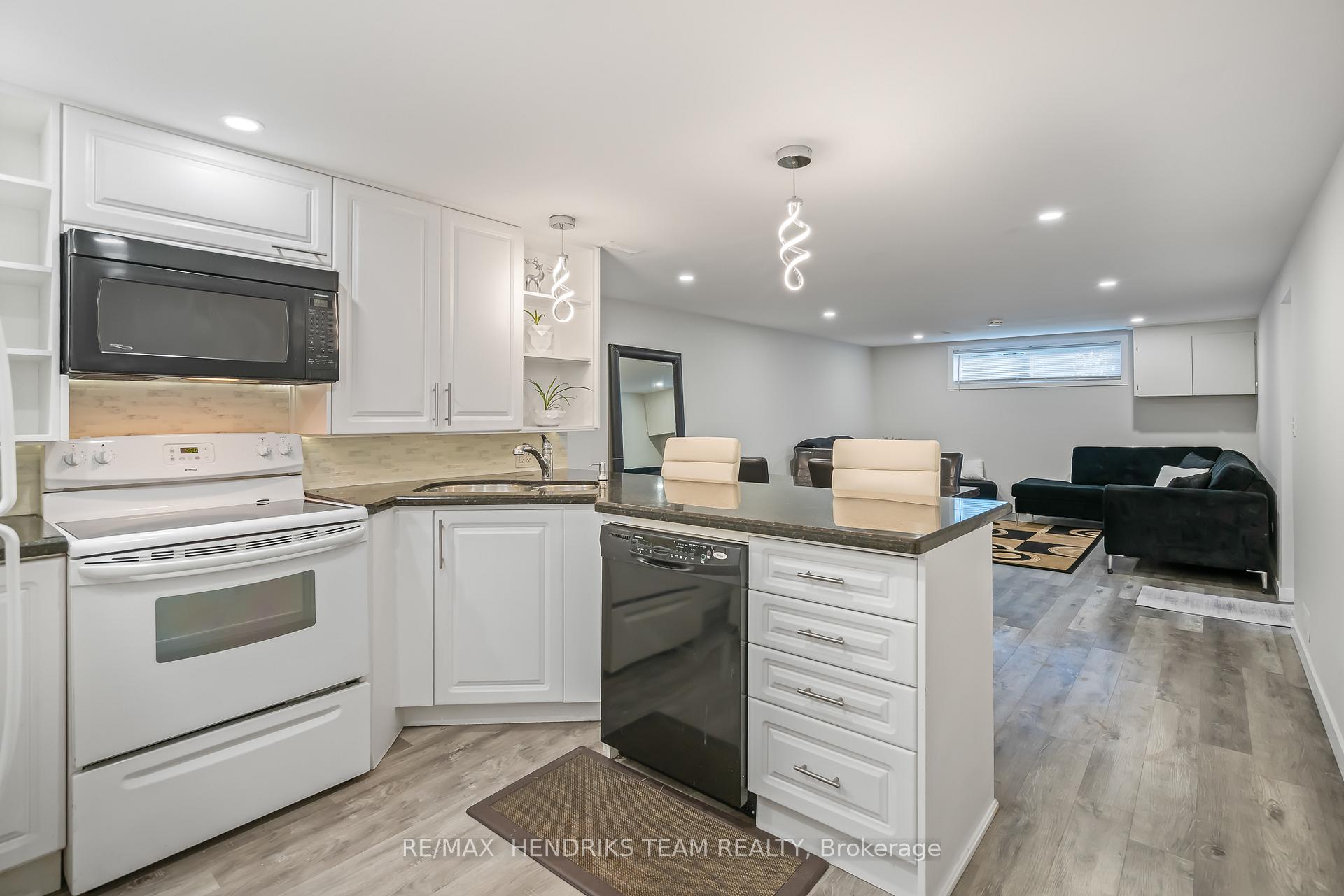 Photo 24 of 30 Bessborough Drive, St. Catharines, Bunting/Linwell — HOMEH