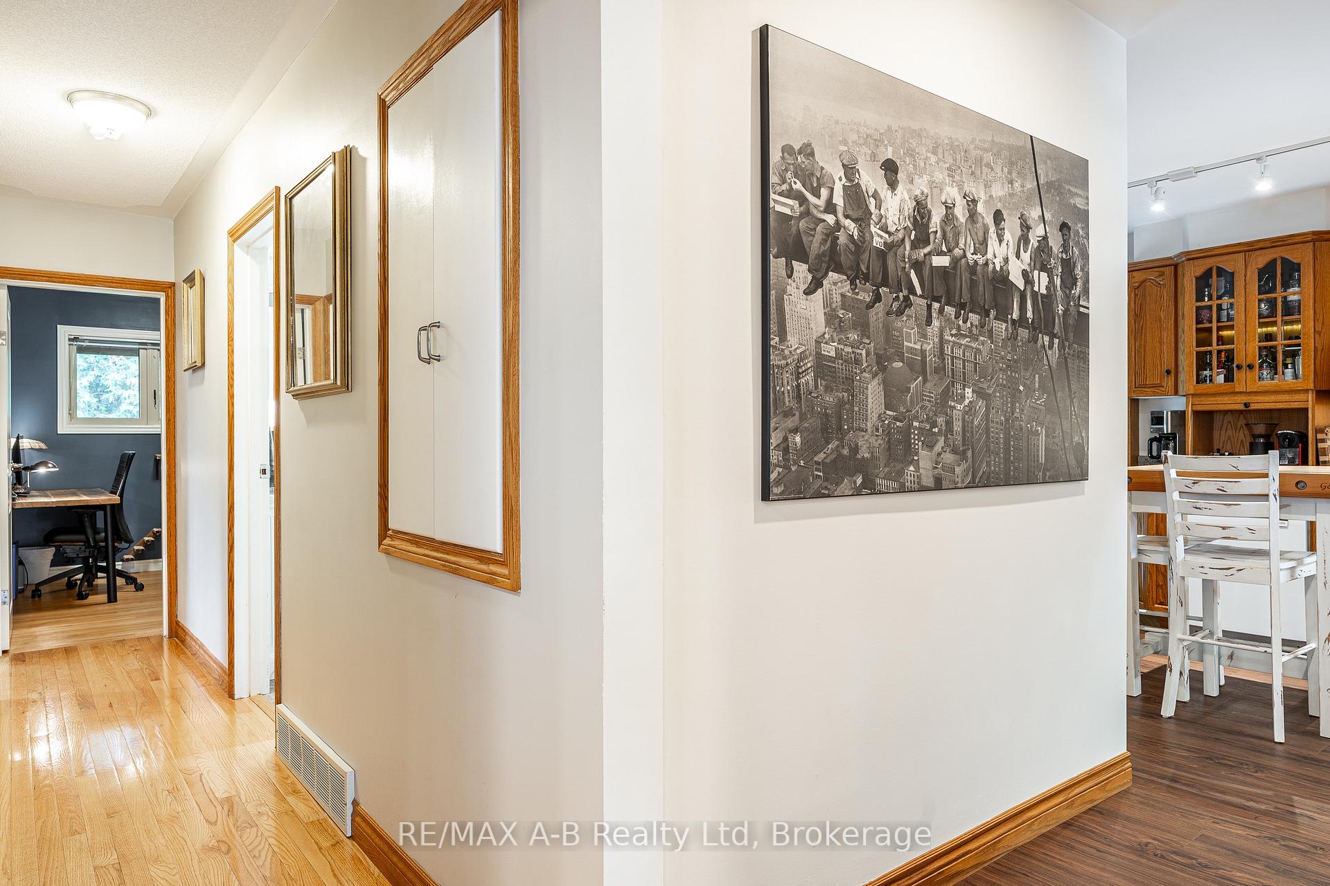 Photo 13 of 146 John Street S, Stratford — HOMEH