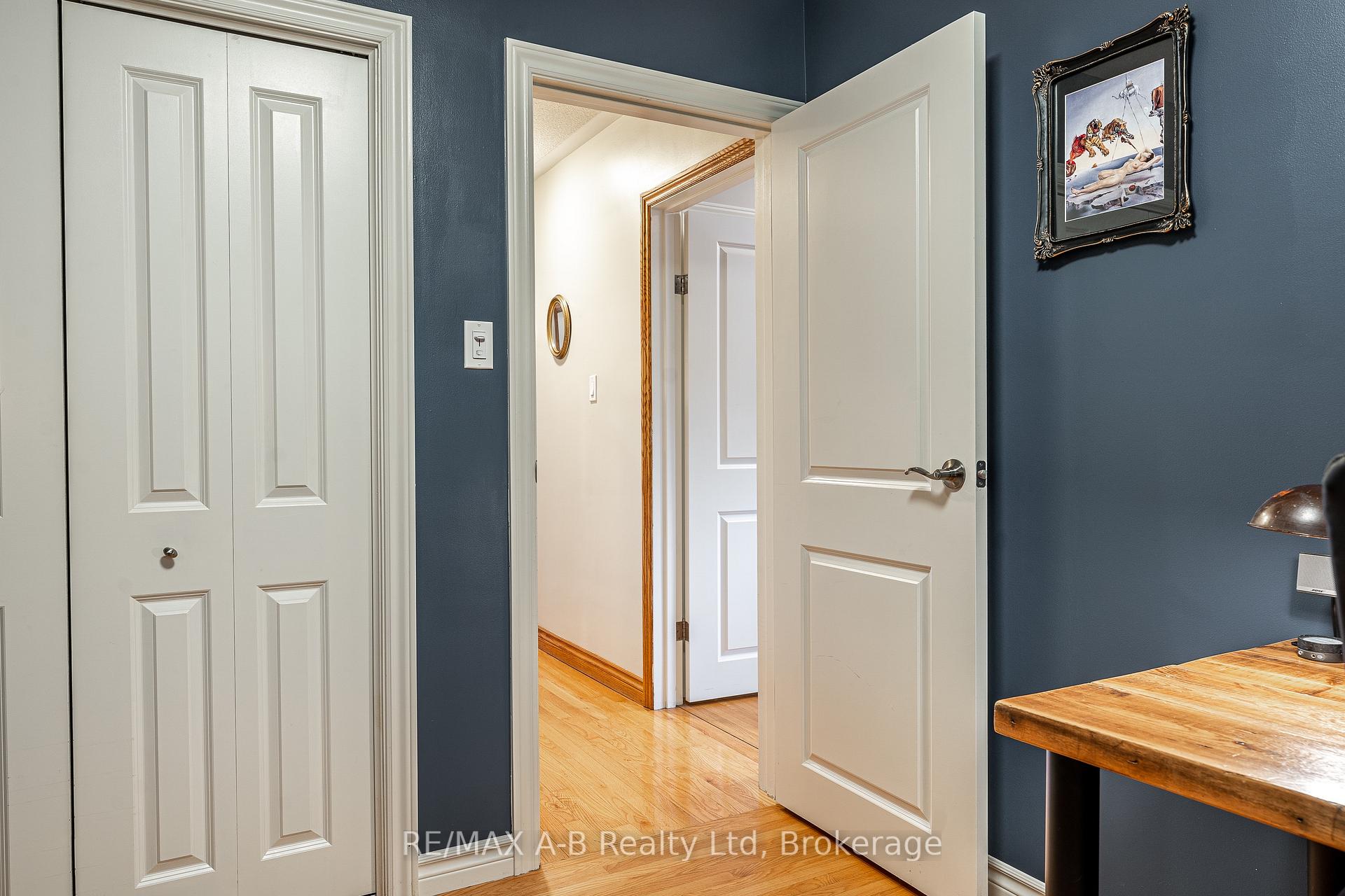 Photo 19 of 146 John Street S, Stratford — HOMEH